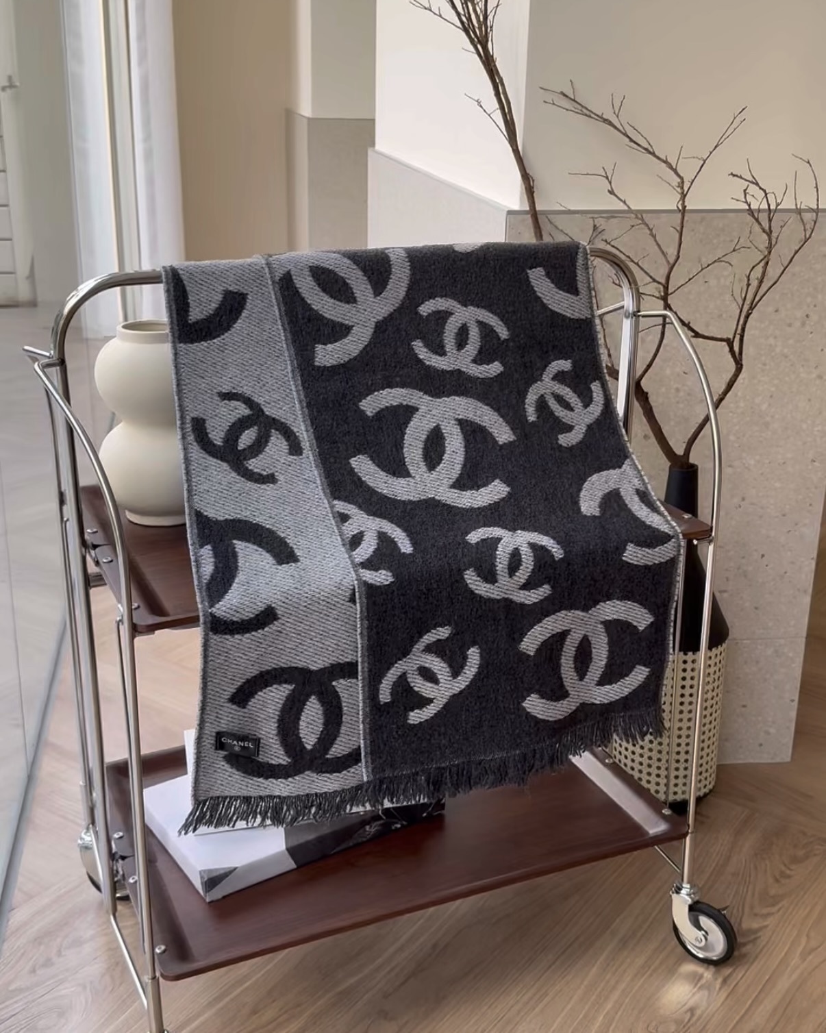 CHANEL｜26C 新款雙面圍巾 深灰