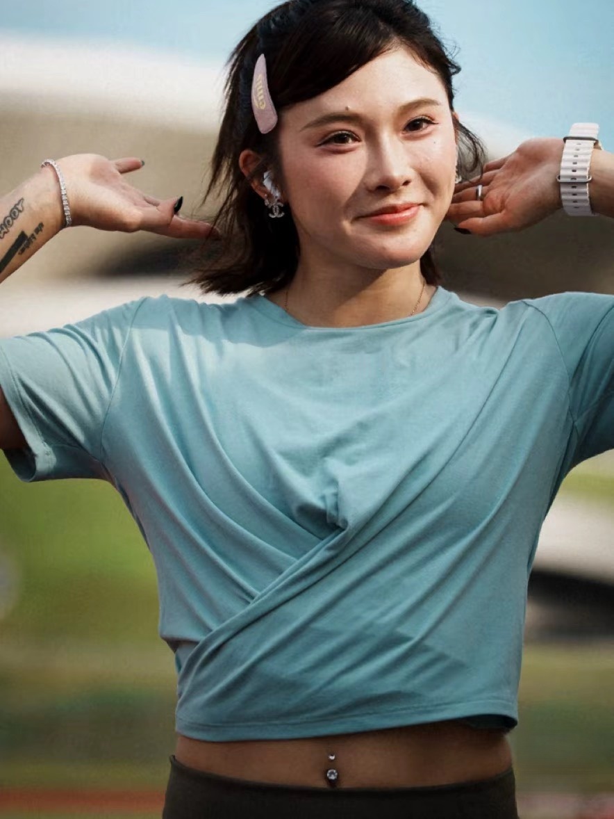 NIKE AS W NK 女 短袖上衣 灰綠 DD4922-309