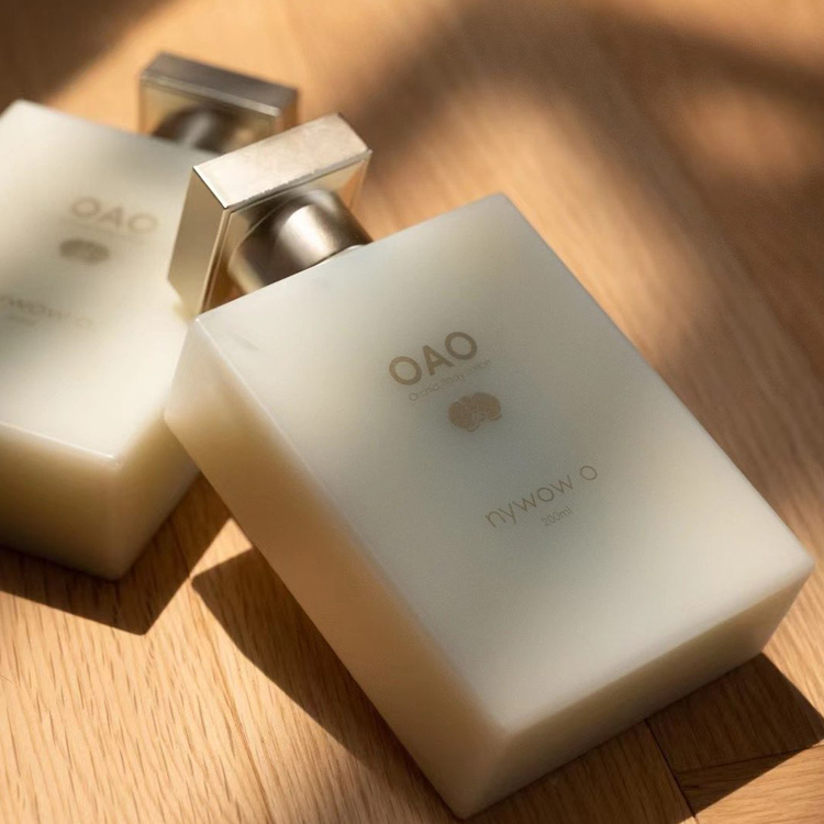 nywow o Orchid Essence Hydrating Body Lotion