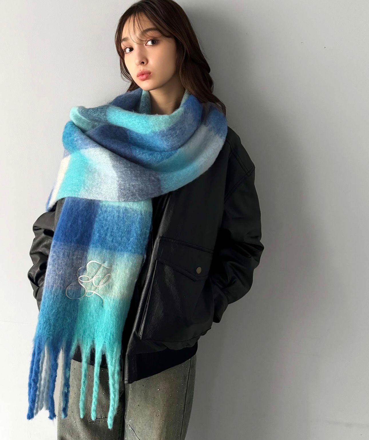 【預購】JN011607 classicalelf  帶有刺繡標誌的大流蘇圍巾