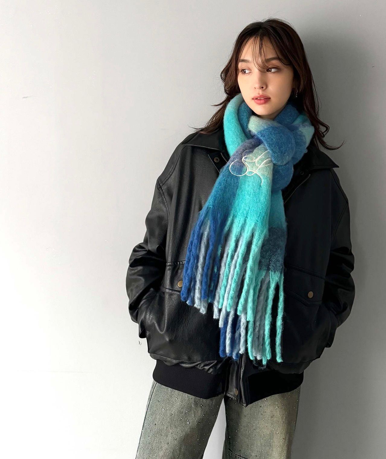 【預購】JN011607 classicalelf  帶有刺繡標誌的大流蘇圍巾