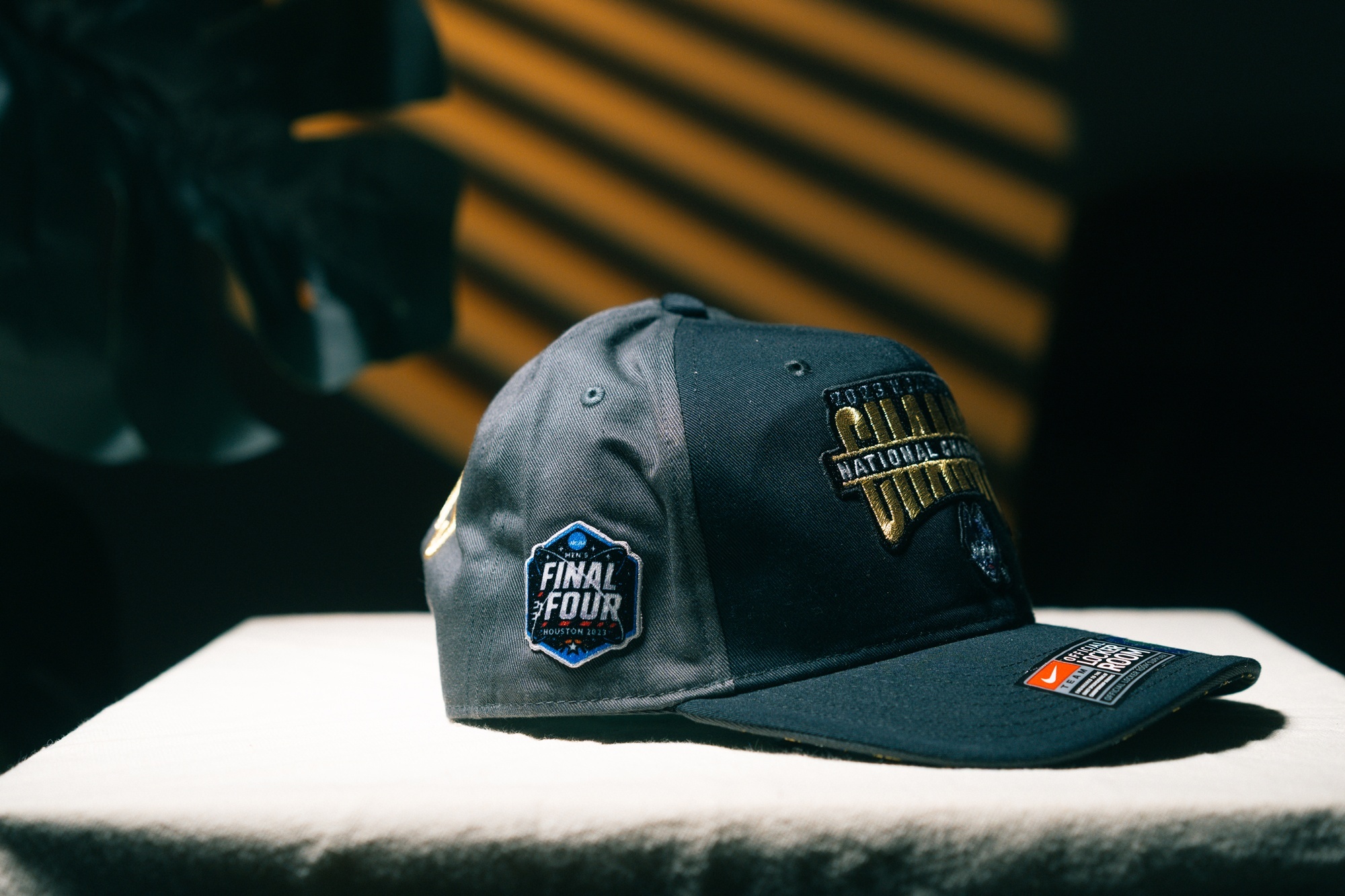 NCAA帽子 UConn Huskies 康乃狄克大學 哈士奇 2023 冠軍帽 老帽 Nike 可調式 全新