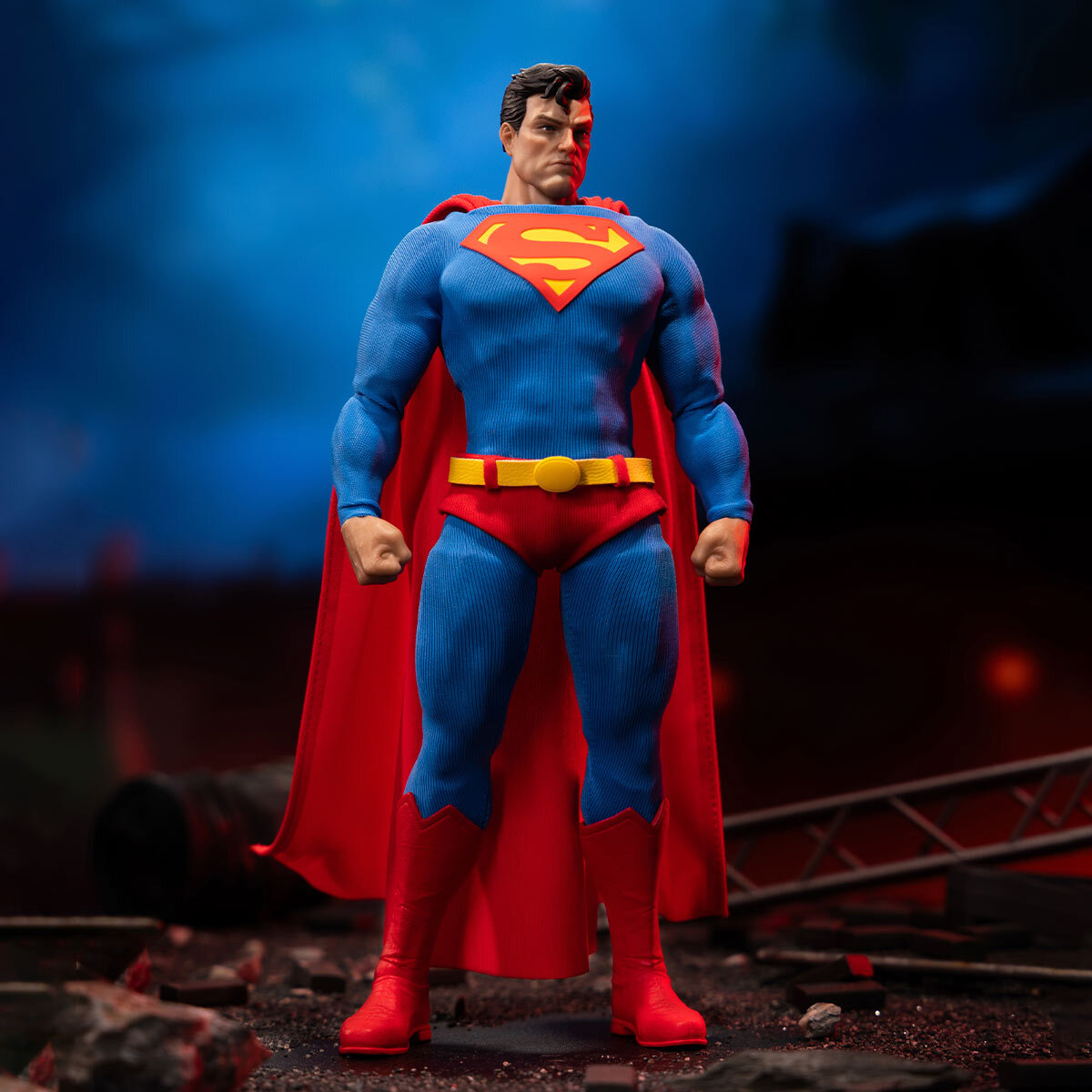 POP MART X Gong Studio 1/12 Superman Hush Action Figur