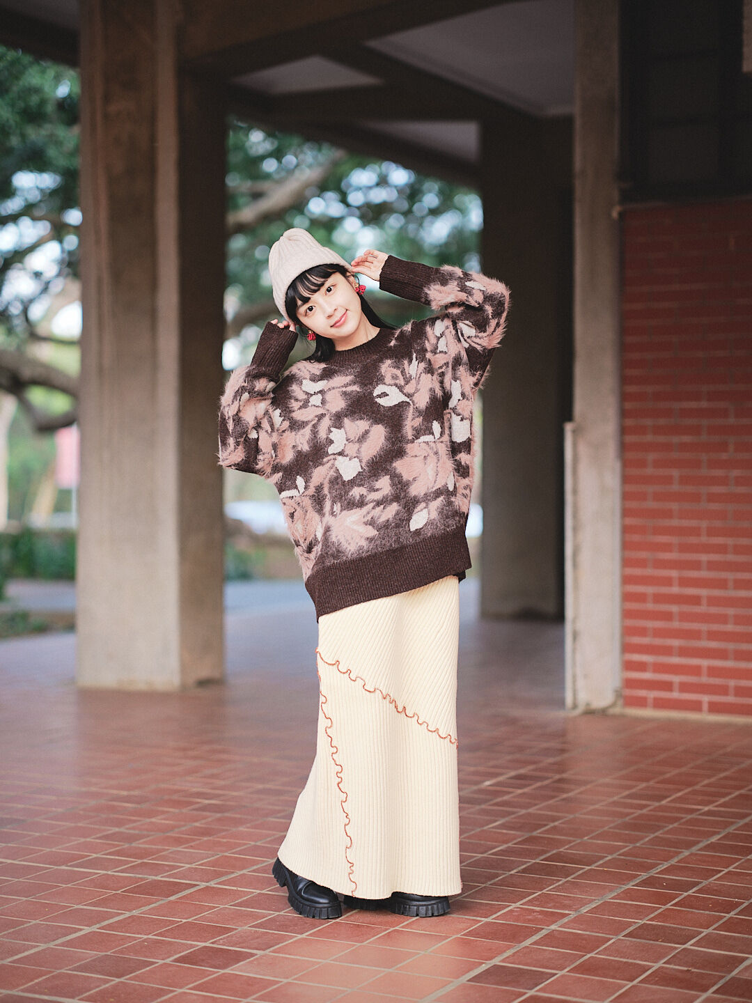 (限量)霧線漫褶！滾邊針織半身裙(兩色-象牙)