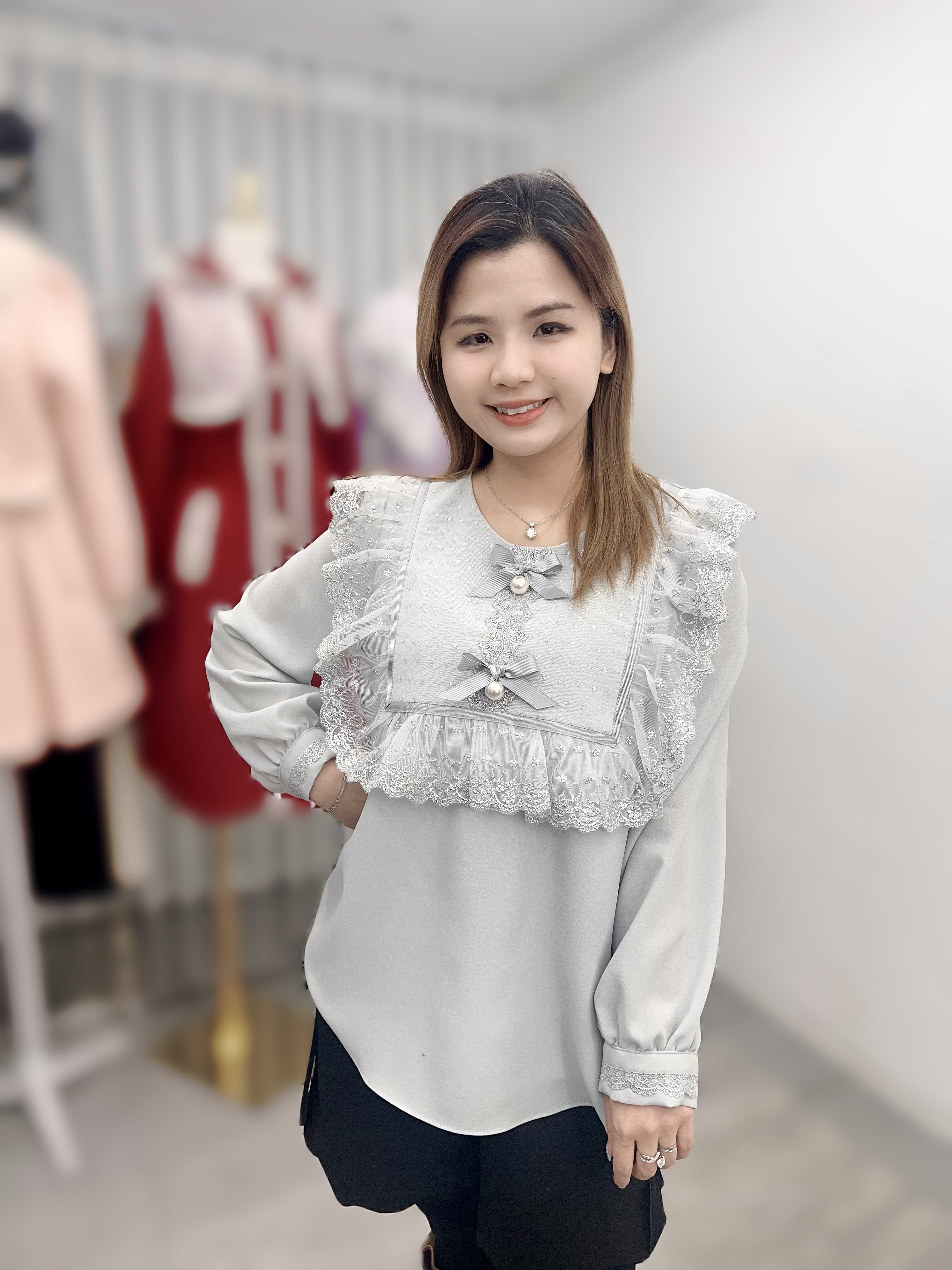 P28  胸42 長26 $509 (一口價)