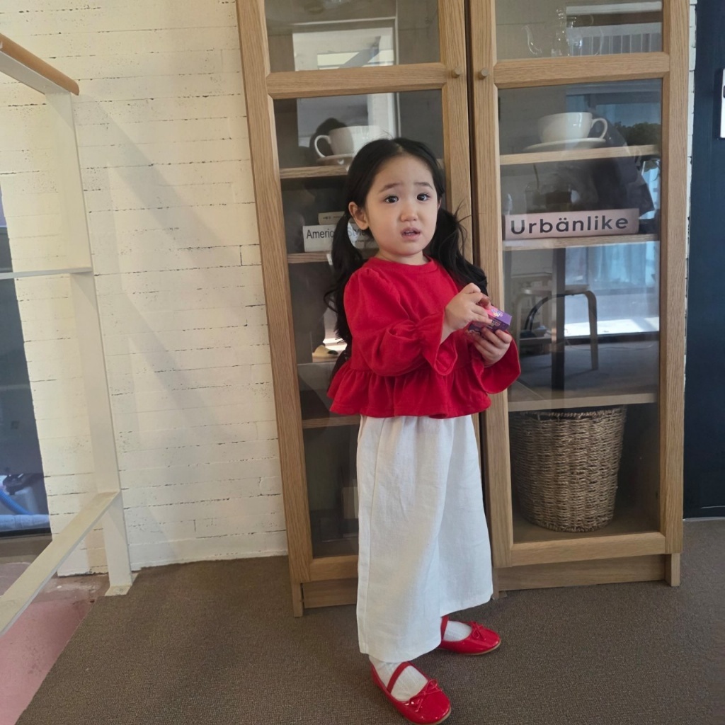 正韓春COLOR 兩色花瓣上衣