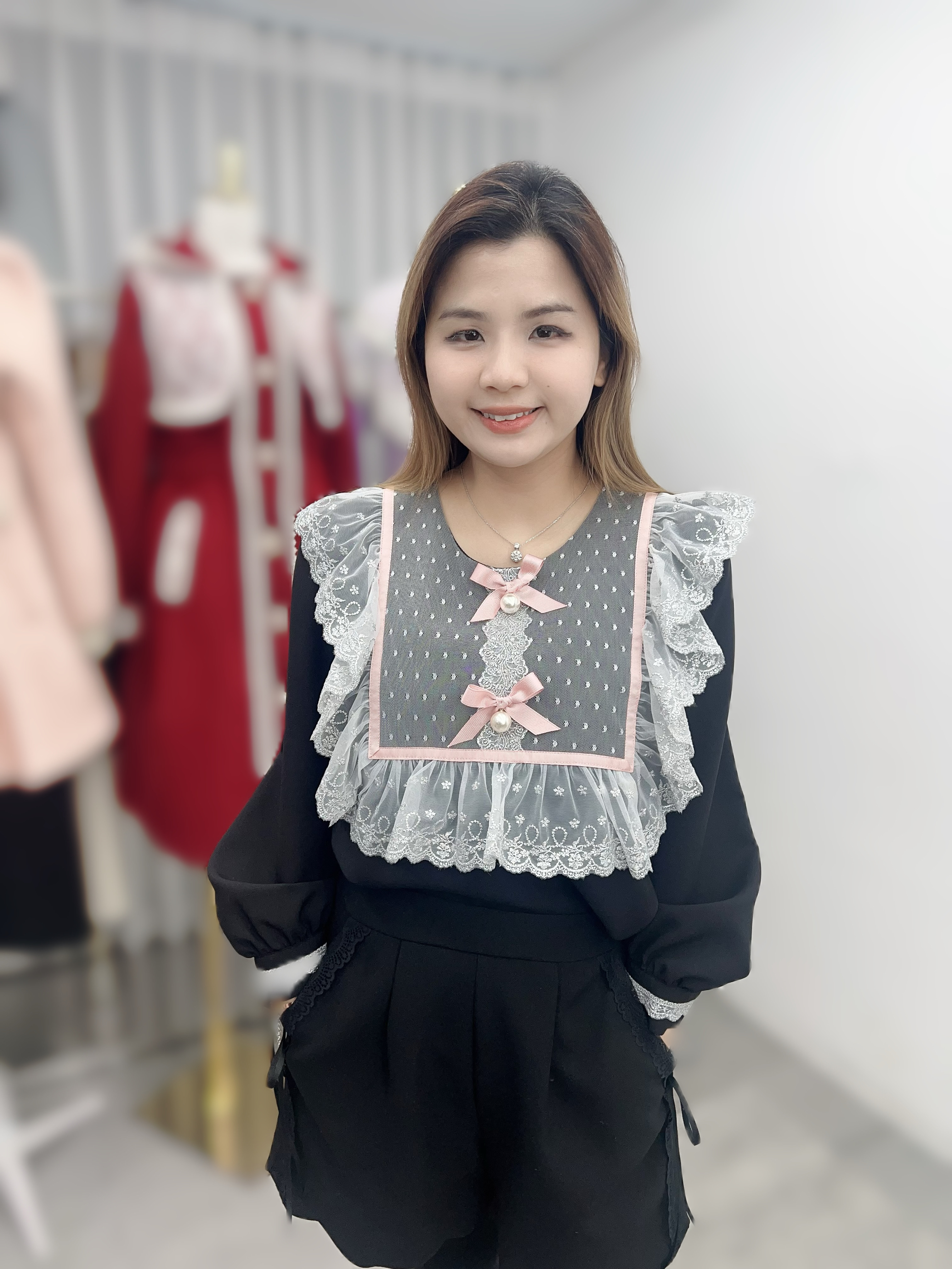 P28  胸42 長26 $509 (一口價)