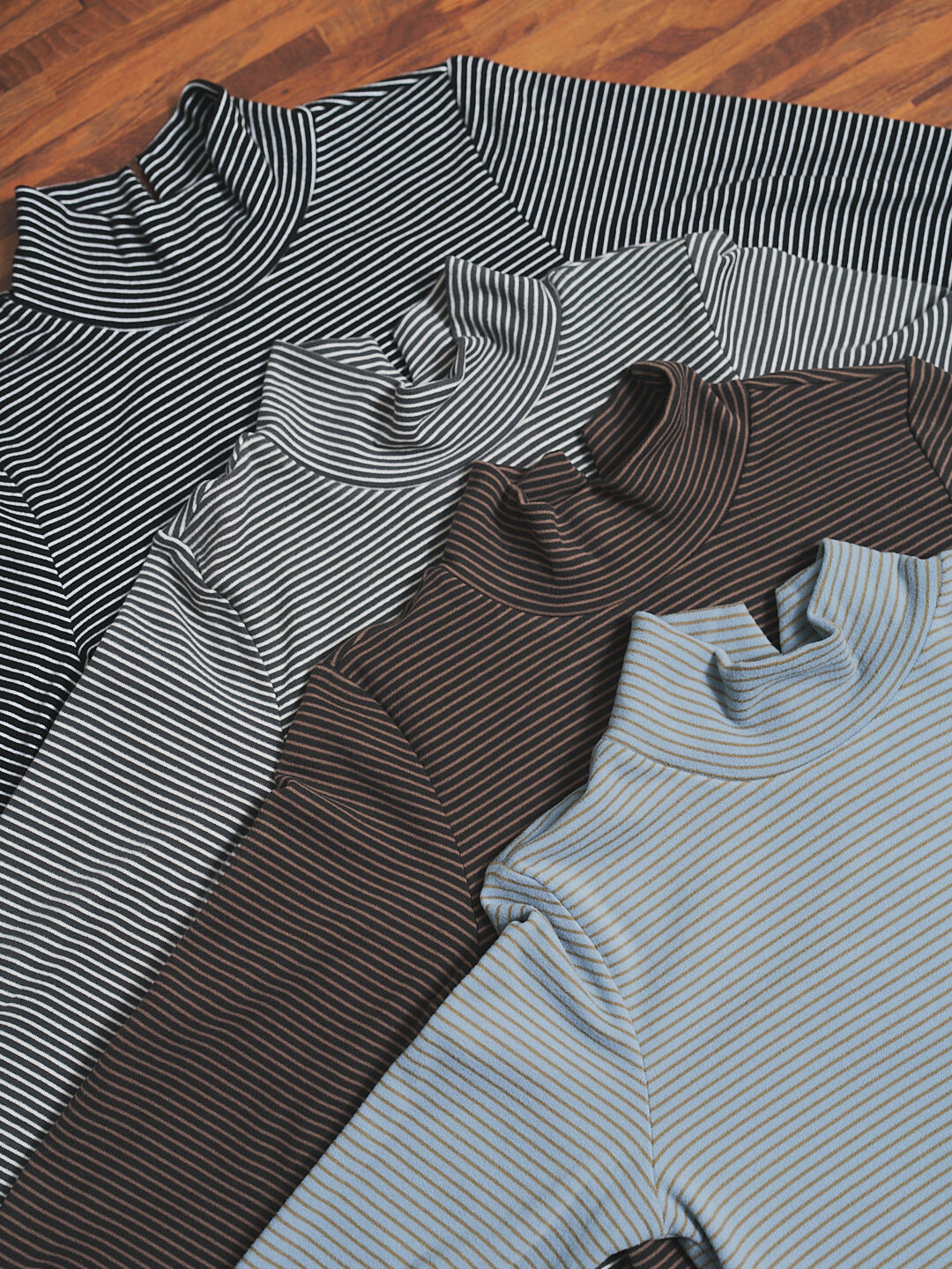 日常曲！刷毛條紋高領上衣(四色)