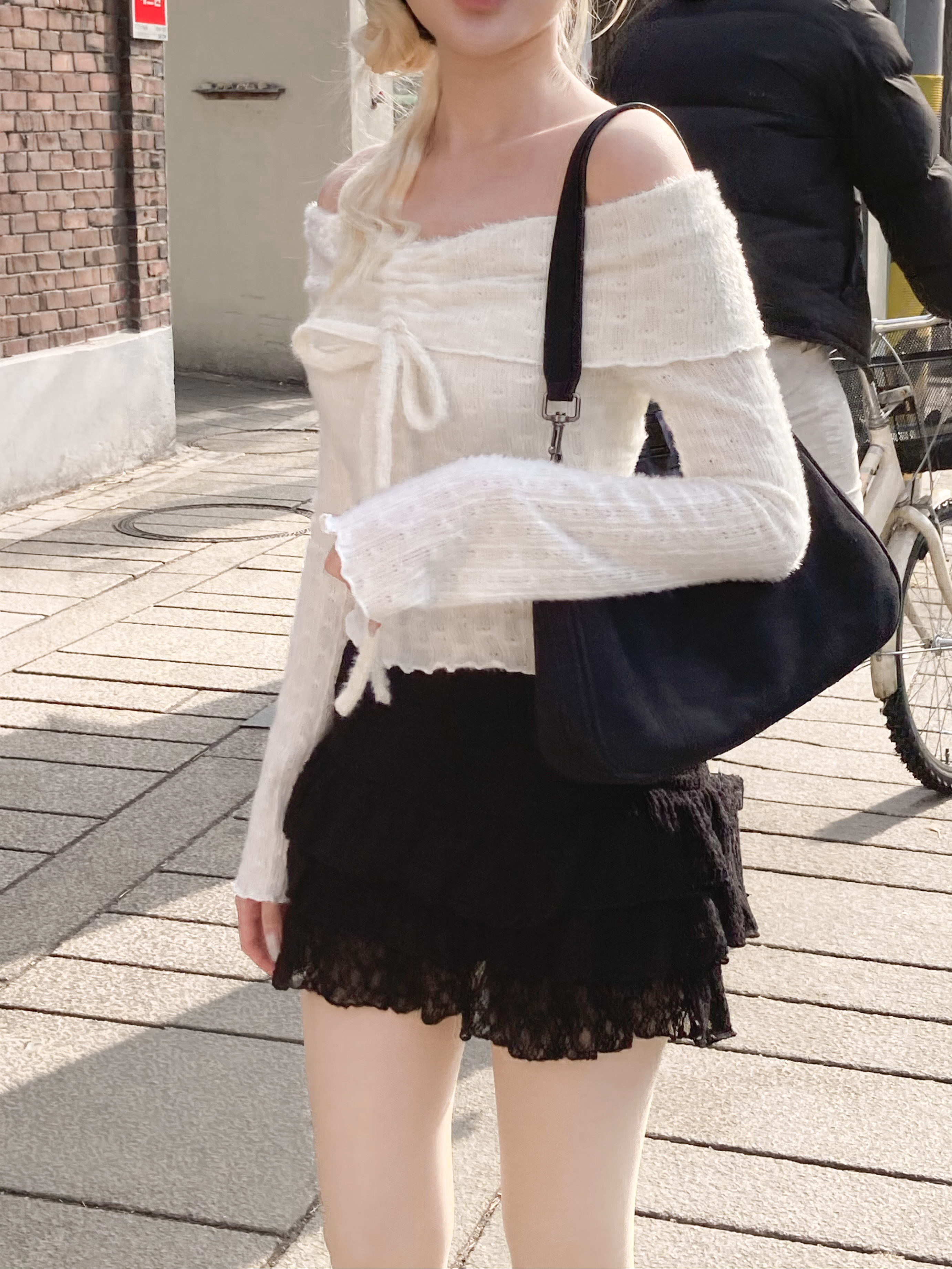 通花毛毛綁帶一字肩針織上衣〈🇰🇷DAY 2〉