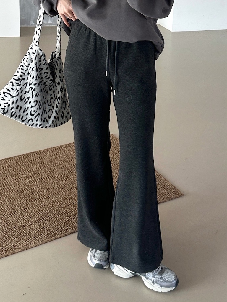 磨毛羊絨微喇叭褲