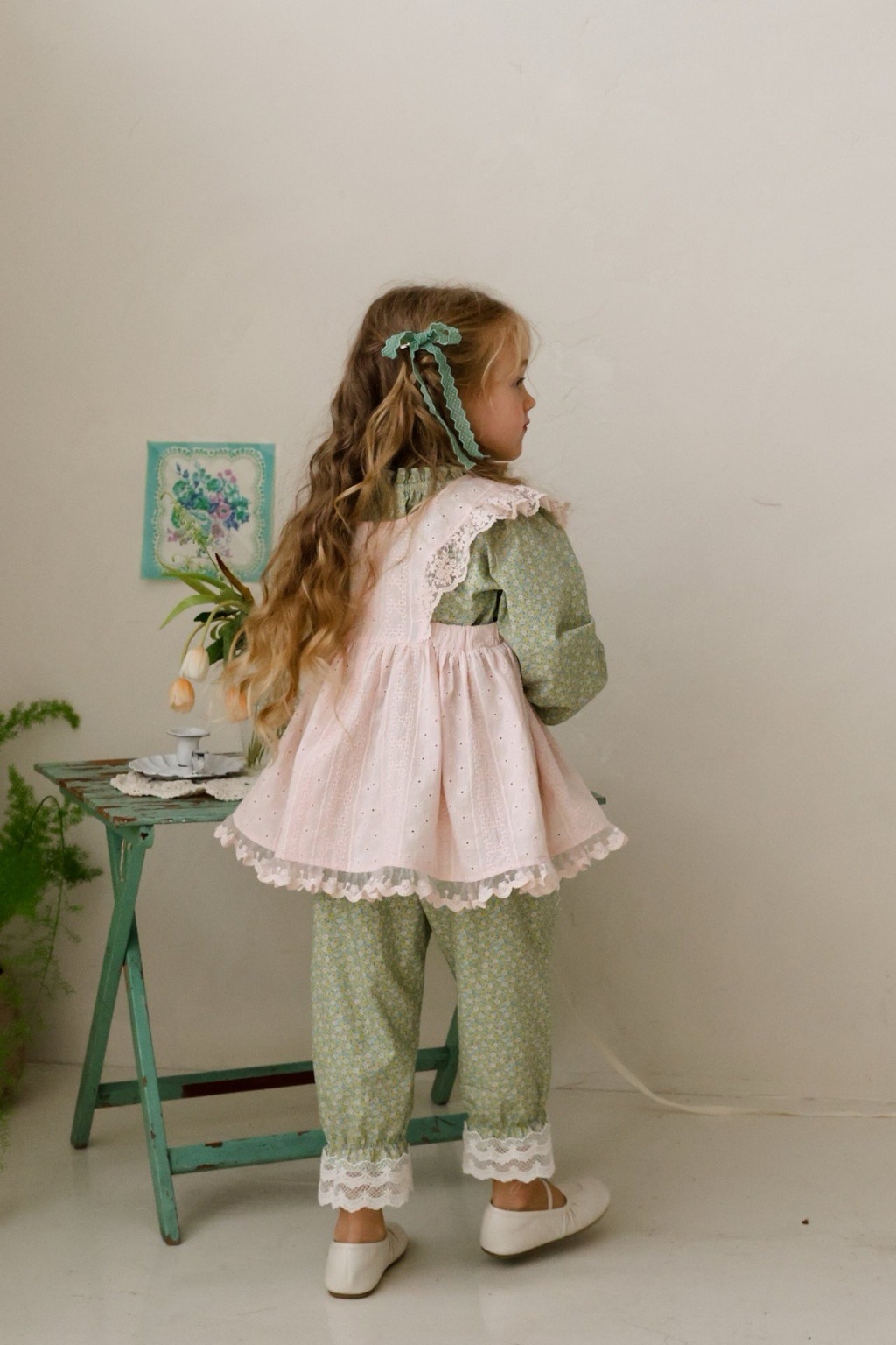 俏皮蕾絲外搭圍裙