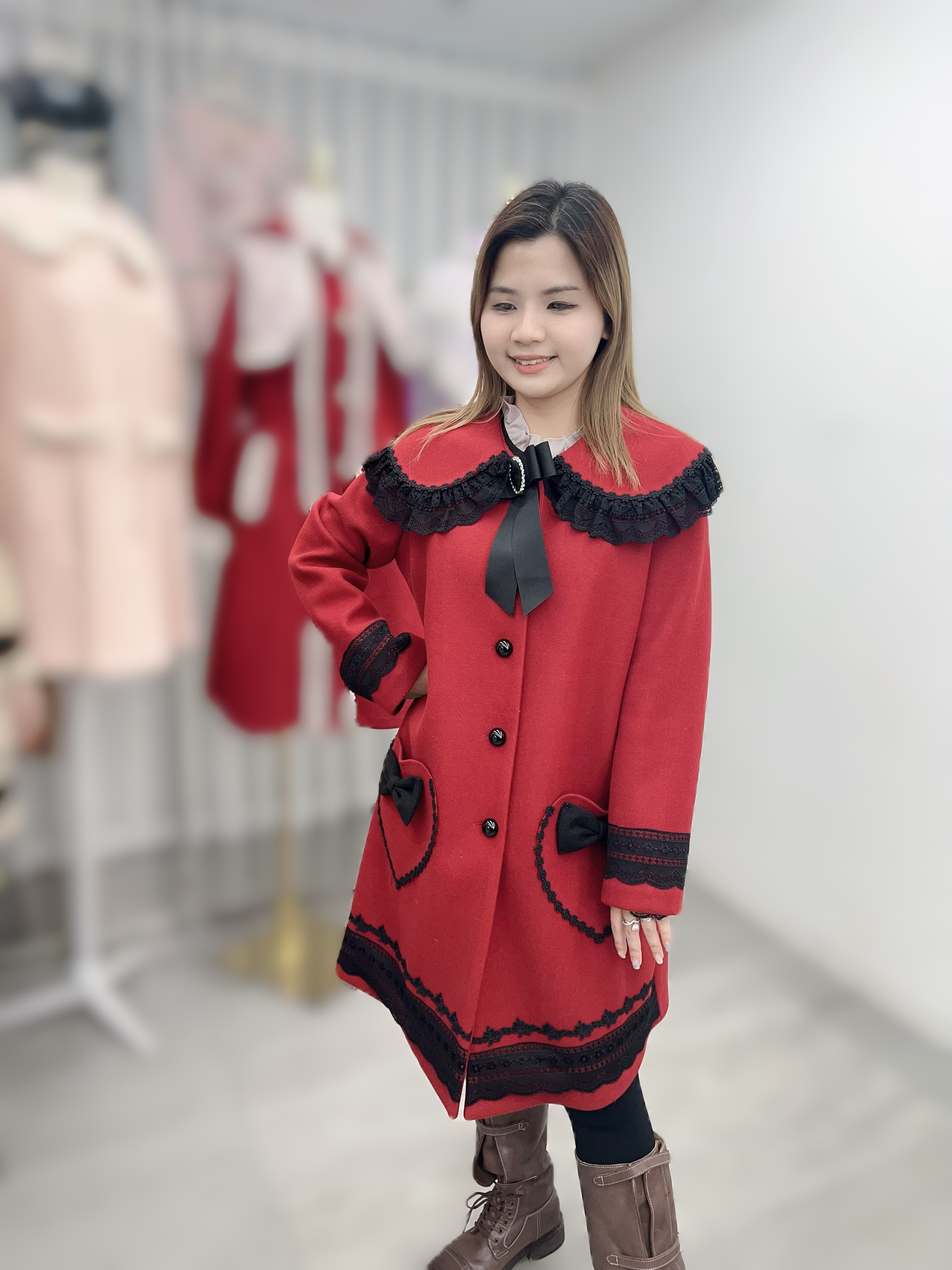 P33   心心大褸  羊毛30 %  胸42 長35   $999 (一口價)  叻叻價