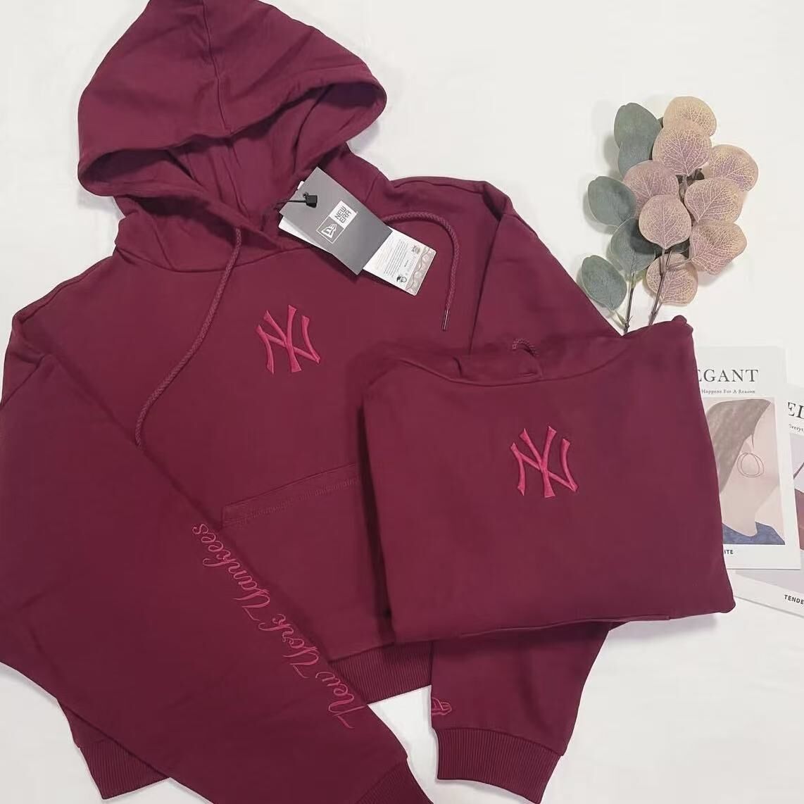 NEW ERA NY MLB LOGO CROPPED HOODIES