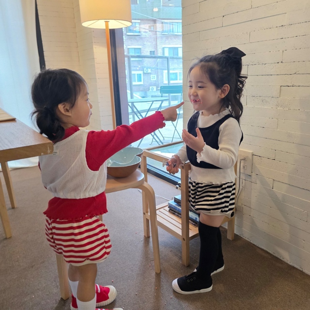 正韓春COLOR 兩色條紋短褲