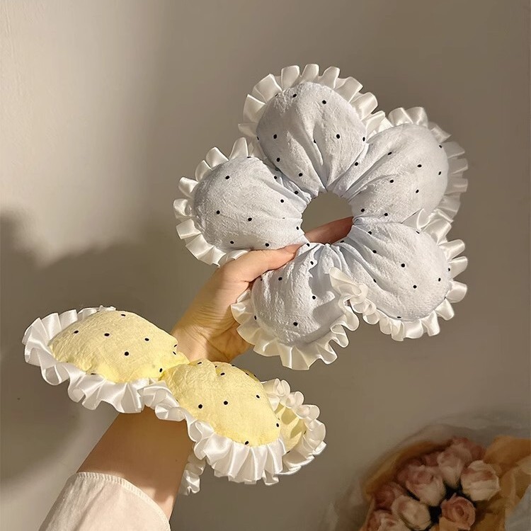 [2 FOR RM10] Creamy Floral Gingham Scrunchies