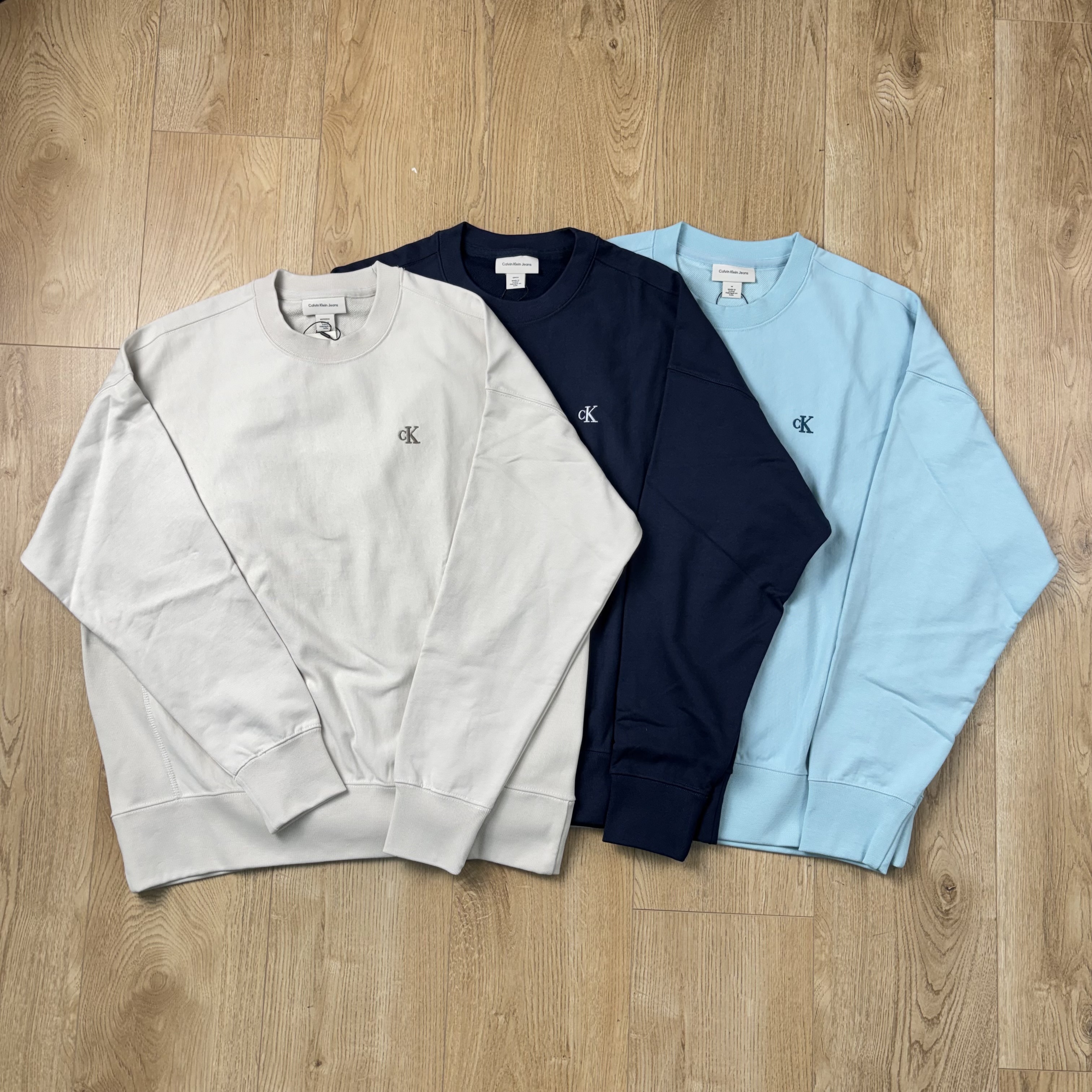 Calvin Klein 刺繡小LOGO大學T-深藍 淺藍 奶茶三色