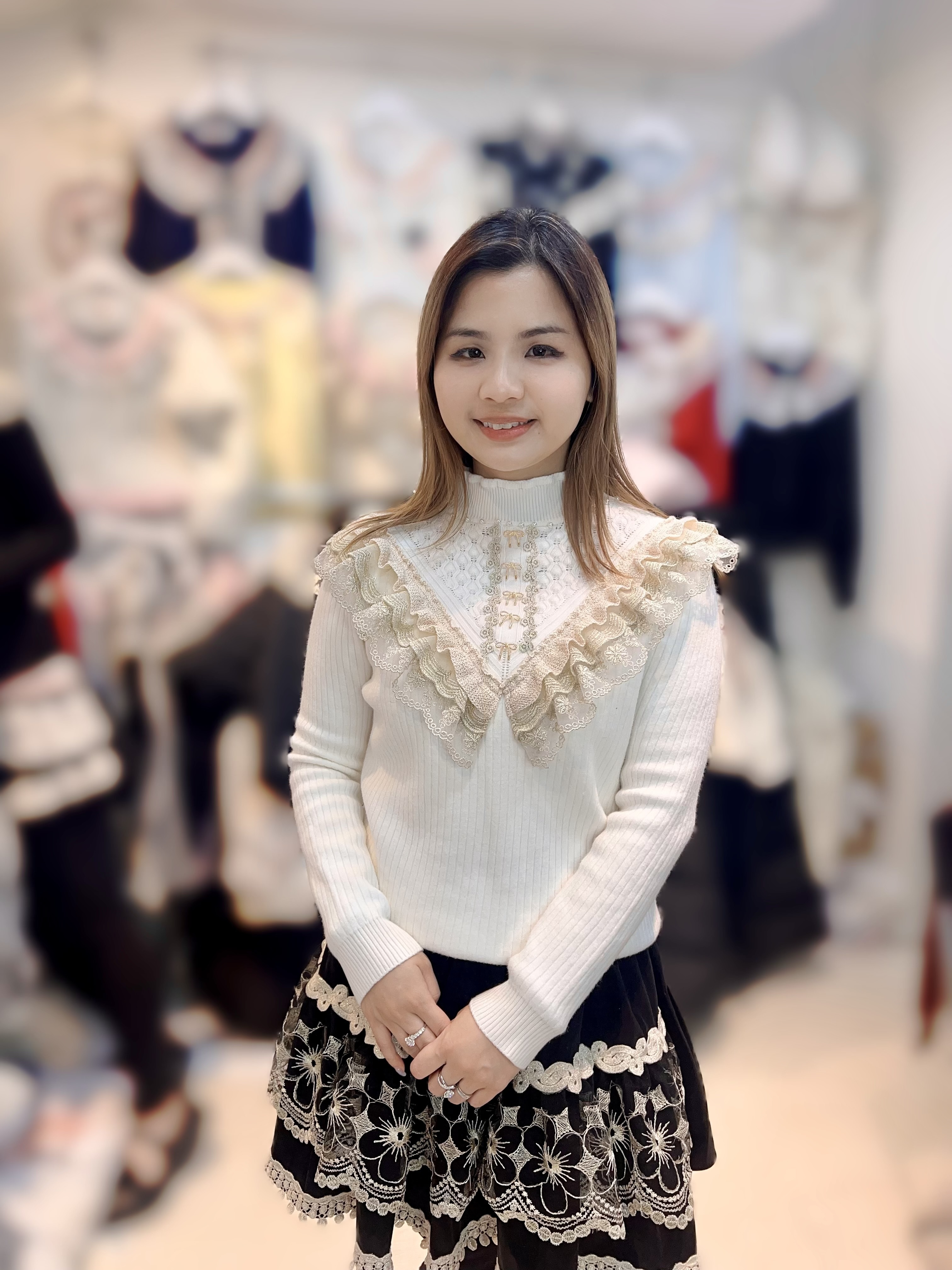 ED32  胸38-52 長24 $389 (一口價)