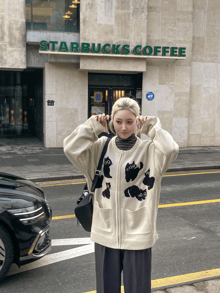 可愛貓貓無處不在！拉鍊針織外套〈🇰🇷DAY 2〉
