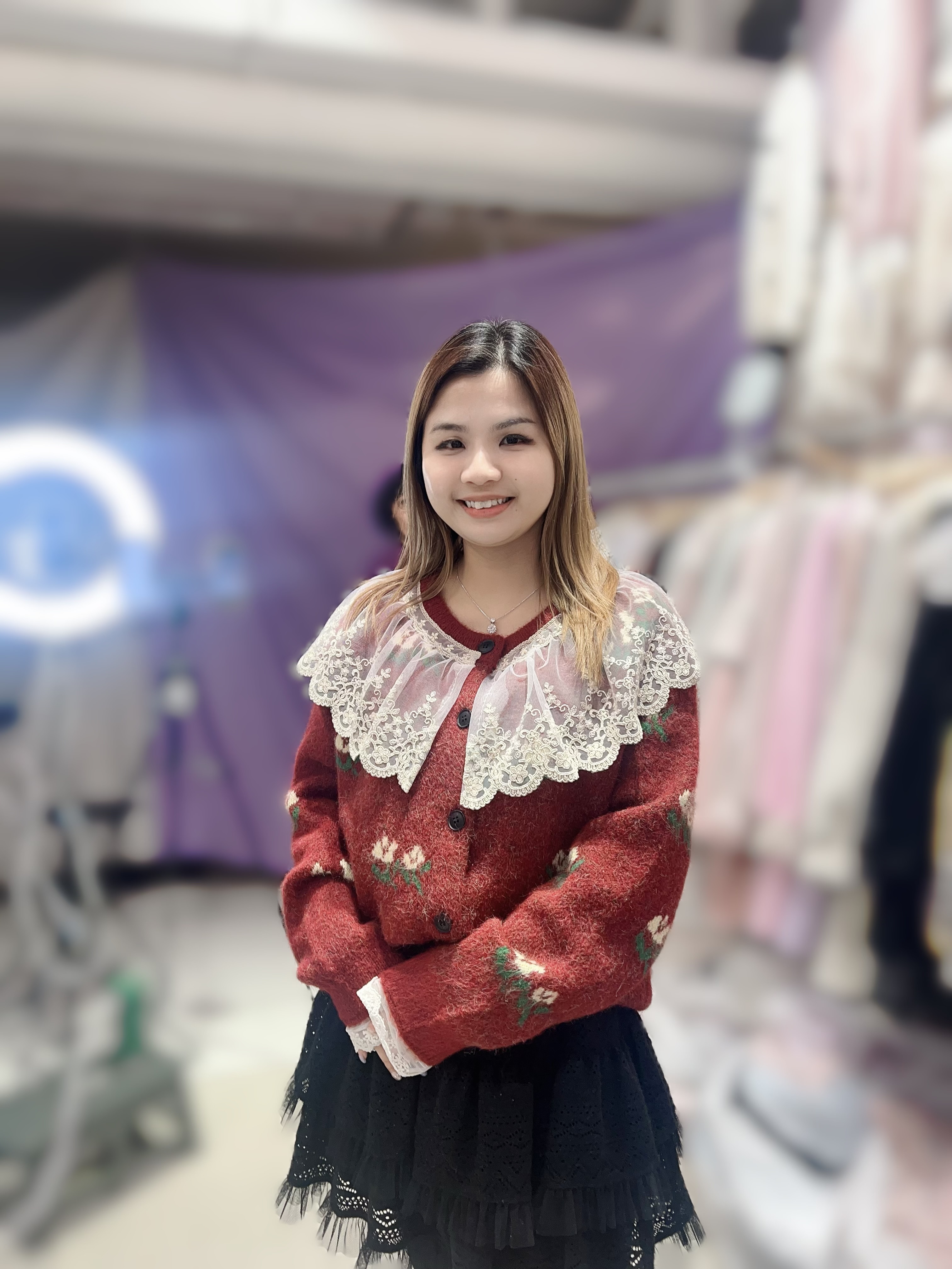 M56  羊毛30 % 胸44 長24 $469 (一口價)