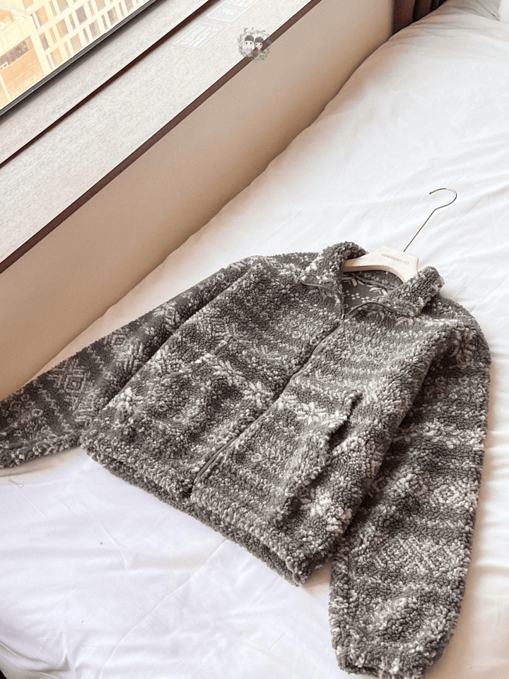 Snowflake Pattern Fur Jacket〈🇰🇷DAY 2〉