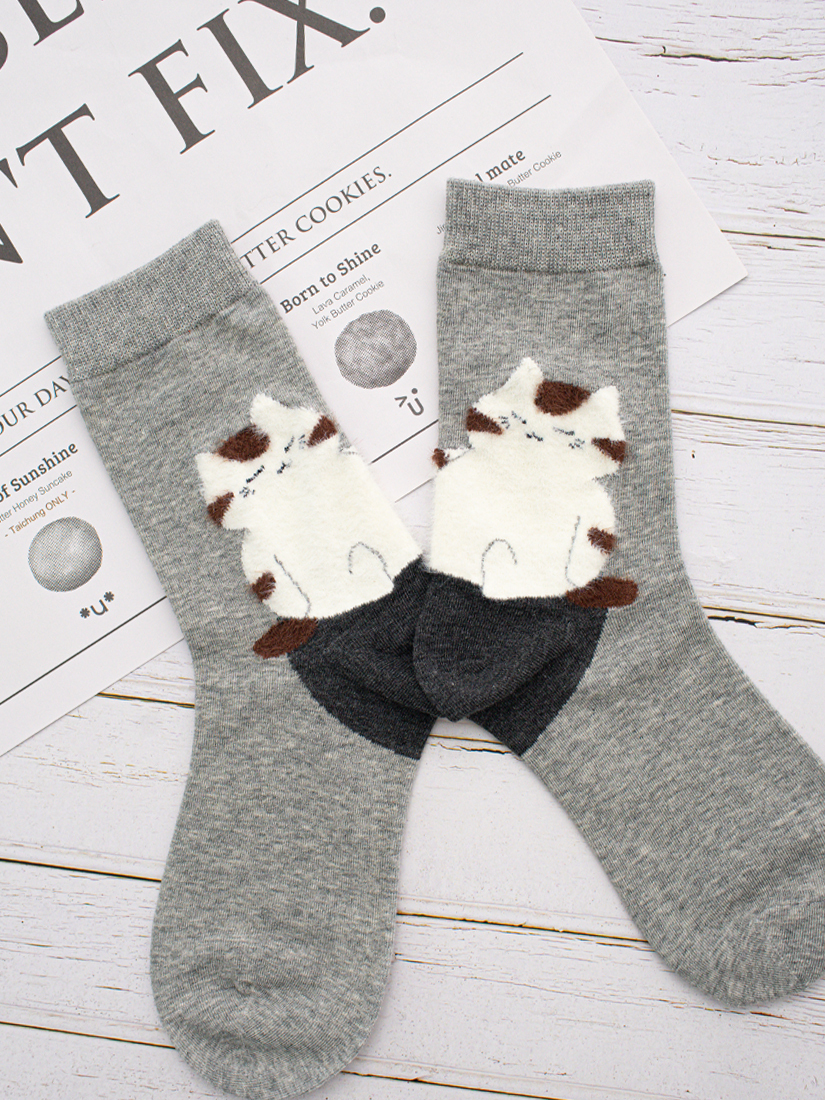 貪睡貓咪絨毛中筒襪