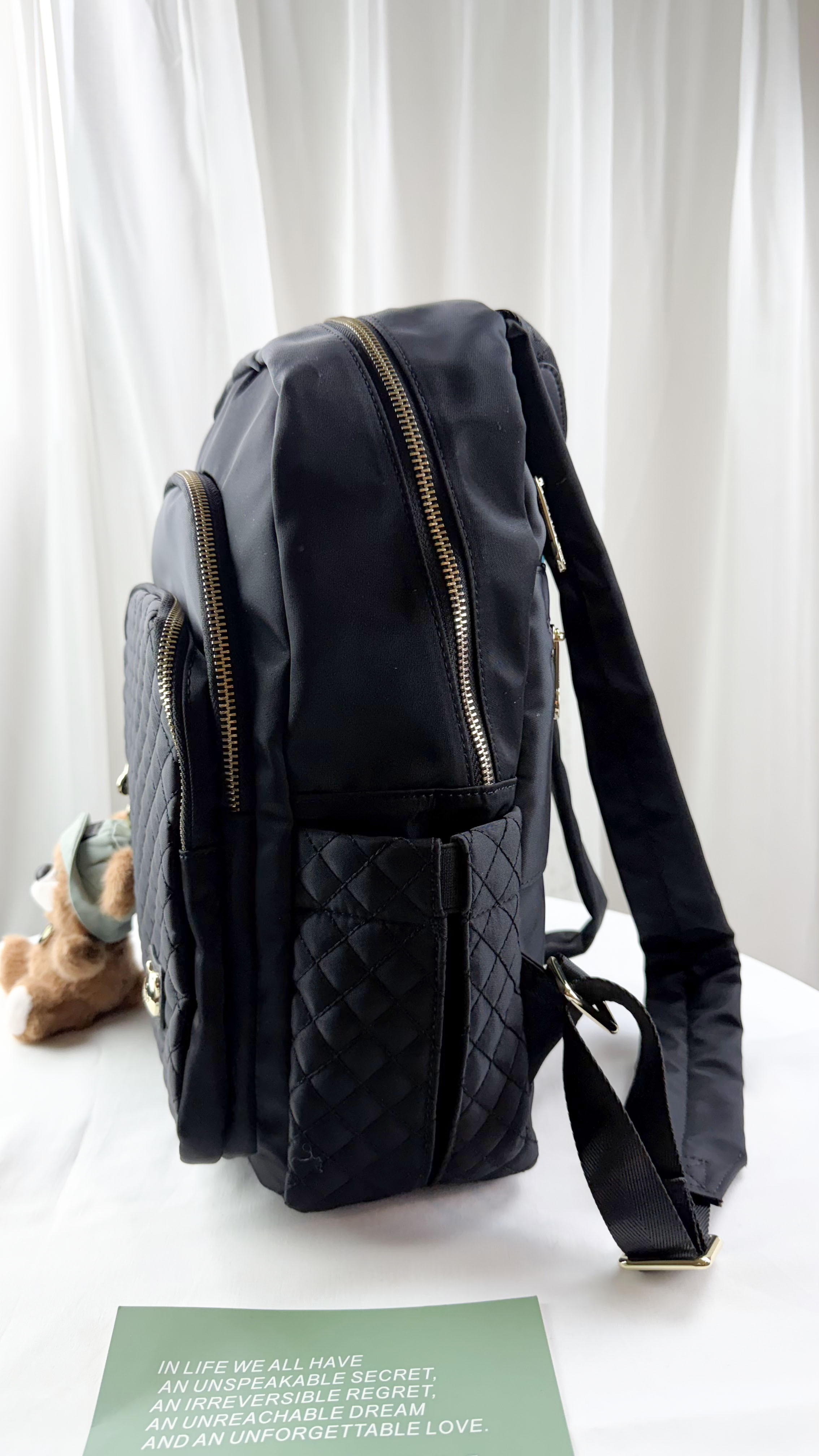 GOODS 黑色菱格紋防潑水後背包 附吊飾  #2847