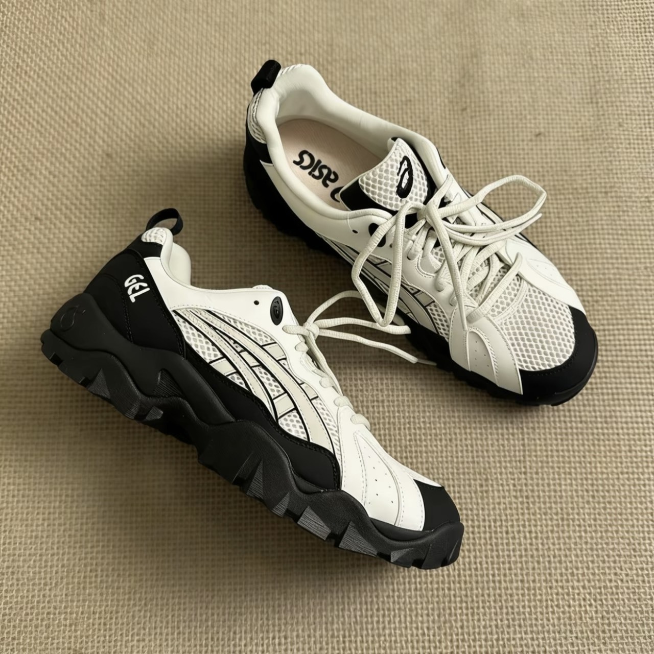 【預購】ASICS GEL-TRUCK  黑白 1203A714020