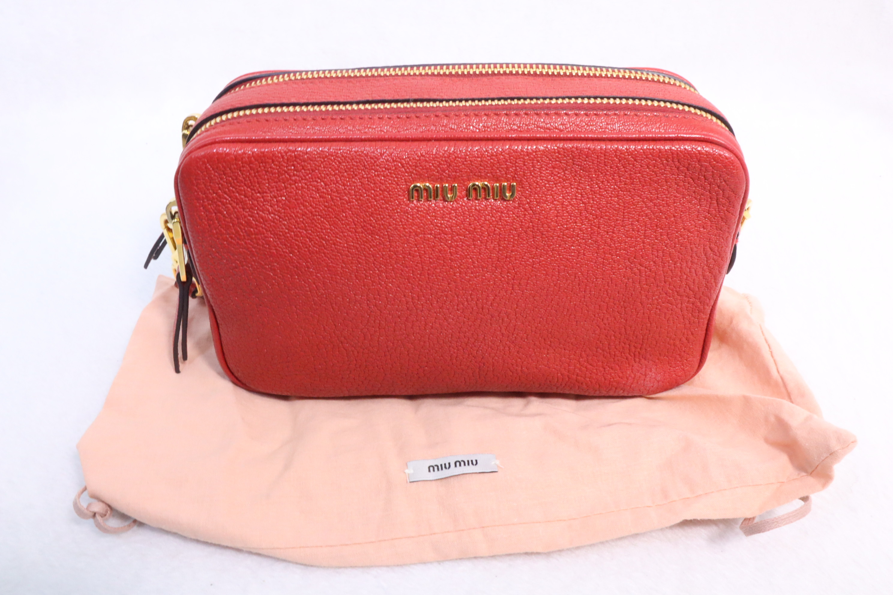 Miumiu 相機包❤️  （現貨）