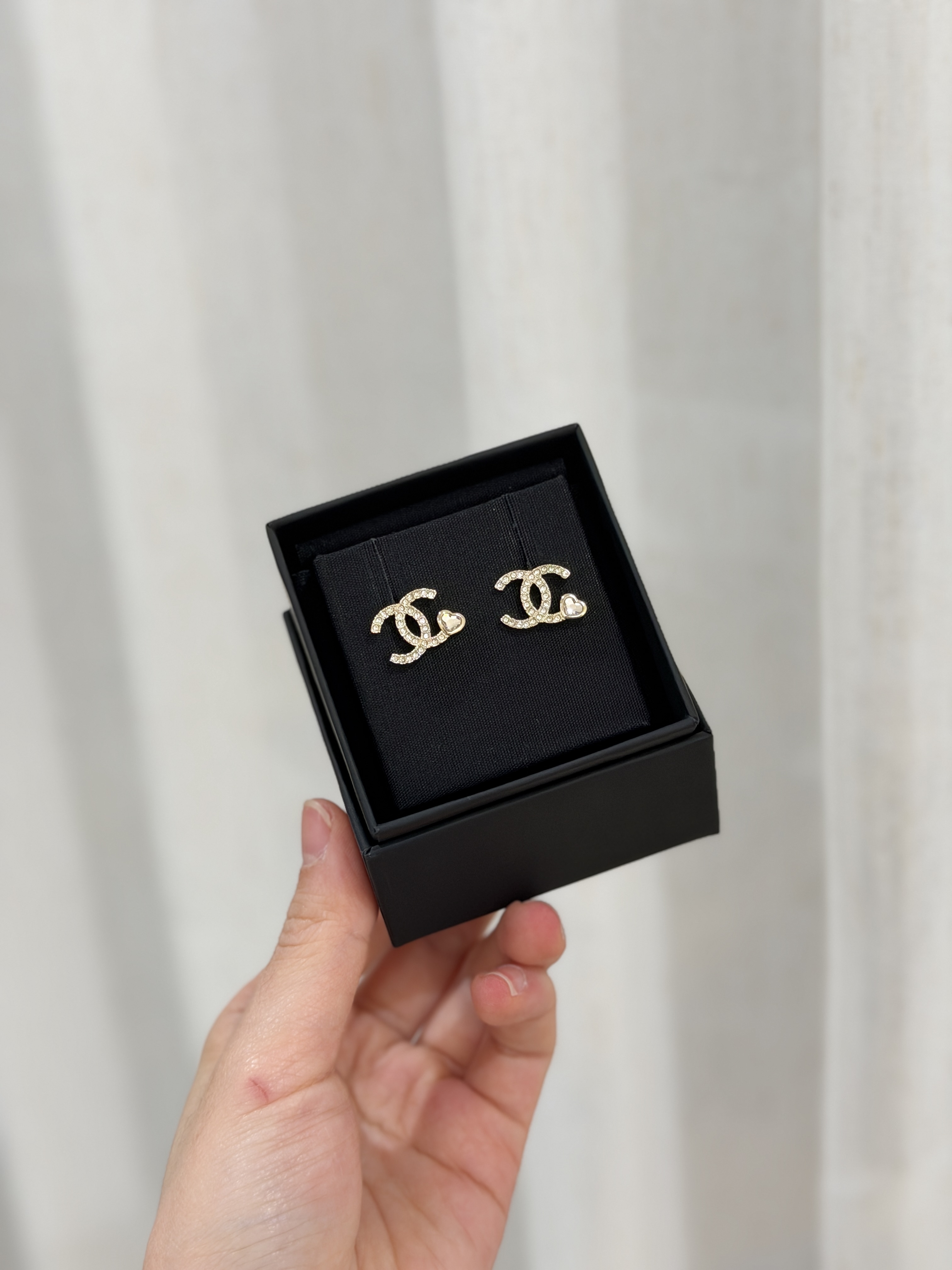 CHANEL 25B Crystal CC Logo Earrings with Heart ABG248