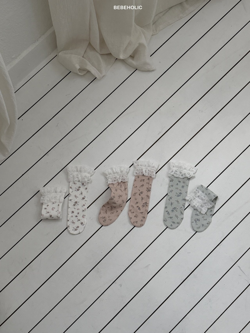 正韓春bebeholic 嫩嬰碎花蕾絲襪