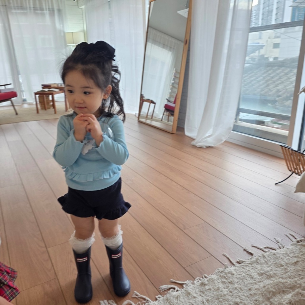 正韓春COLOR 兩色俏皮花邊短褲