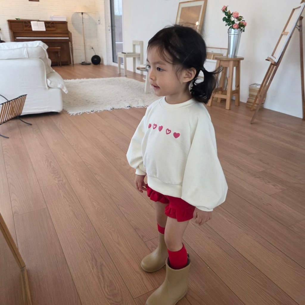 正韓春COLOR 兩色愛心大學上衣