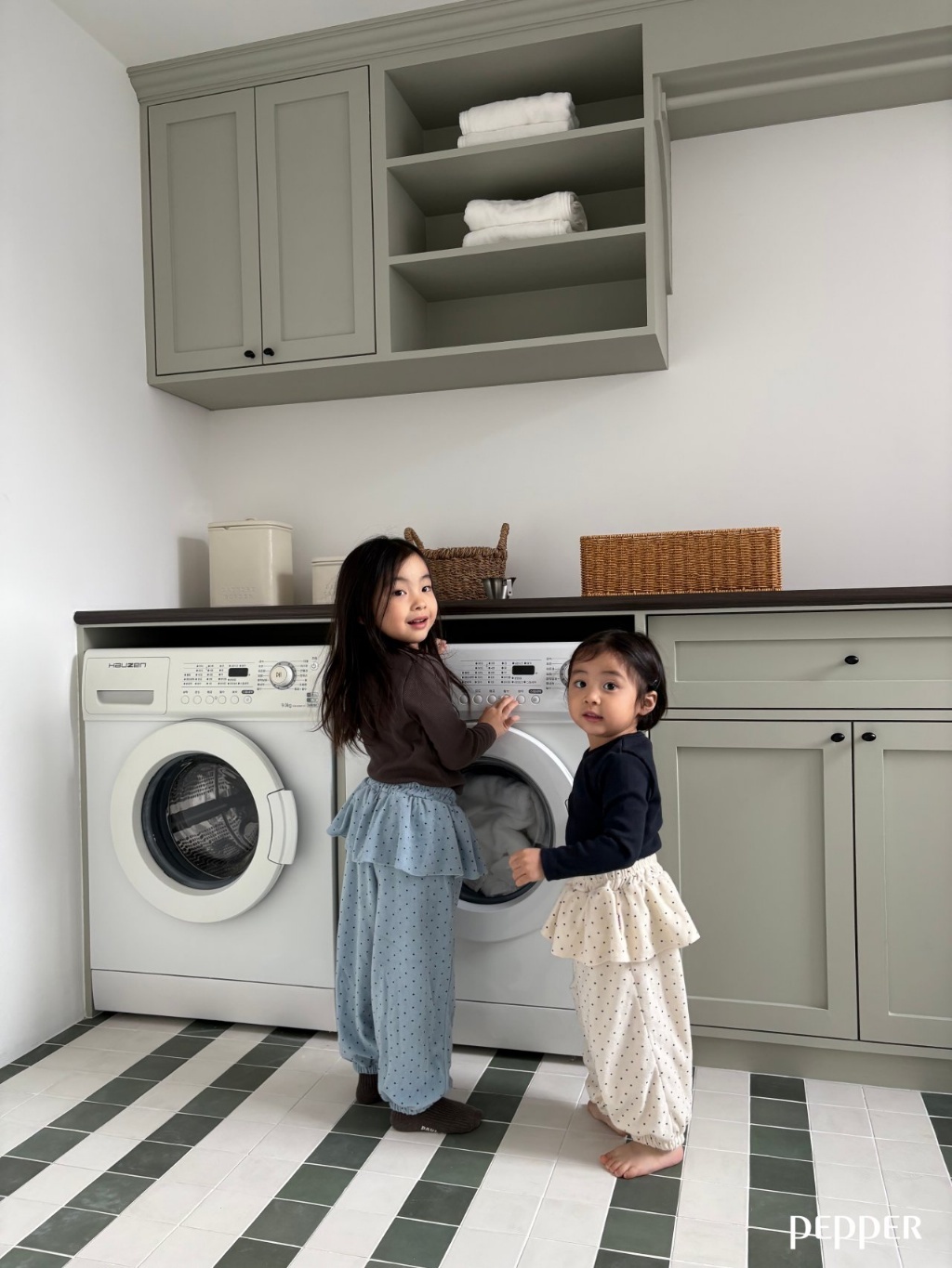 正韓春Pepper  兩色溫柔點點疊穿拼接褲