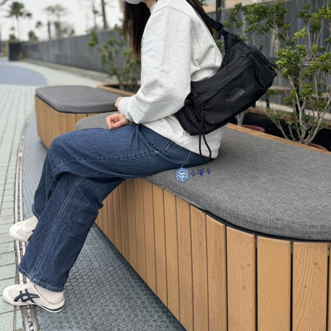 【OWN】The North Face 包包 側背包 機能 多格 手提 肩背 白標 韓國限定 不分男女 黑色 米色