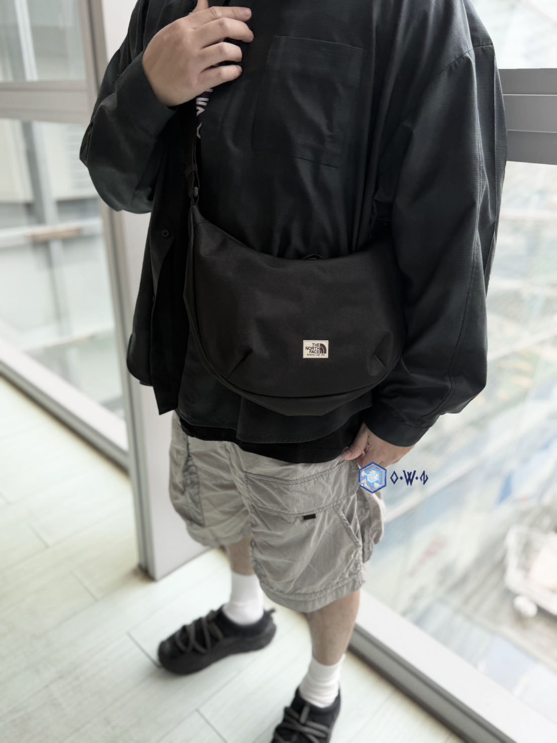 【OWN】The North Face 包包 側背包 半月 彎月包 白標 不分男女 韓國限定 黑色 米色