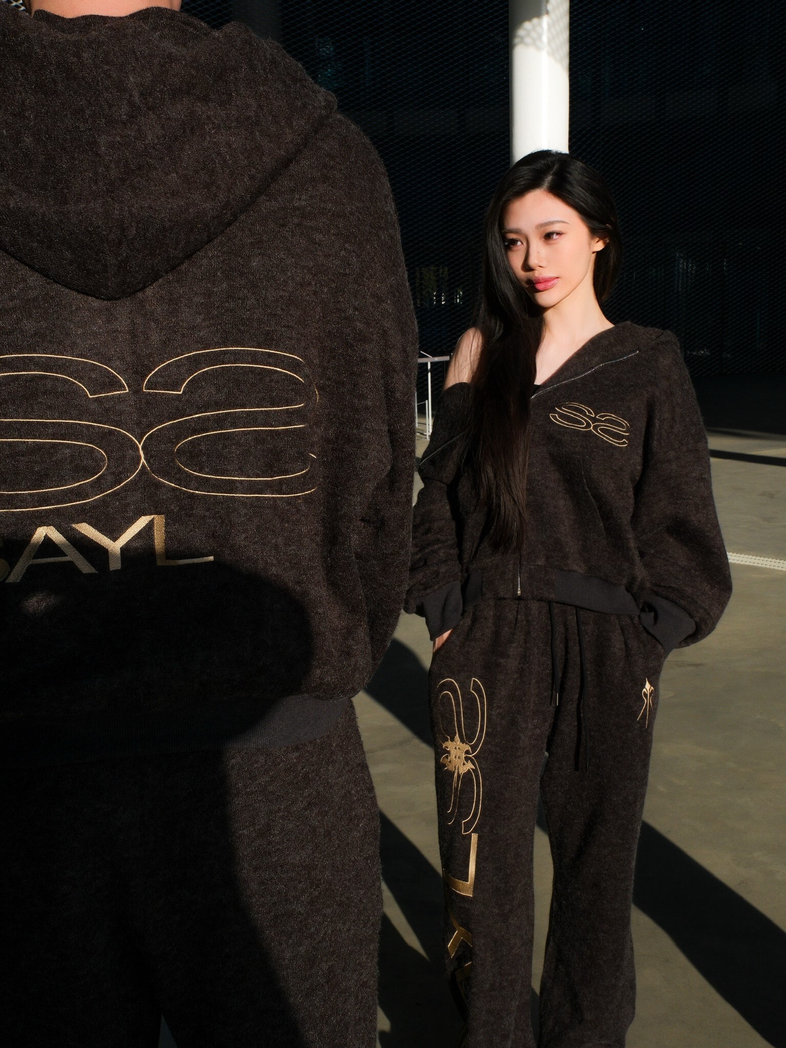 ATONE STUDIO x SAYLESS 聯名限定 刺繡雙Logo 深黑灰連帽外套 cozy Lightweight Short-Nap Knit Hoodie