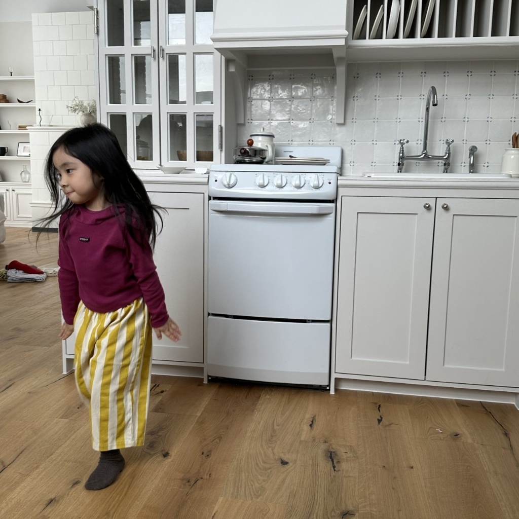 正韓春Pepper  兩色美式直條八分褲