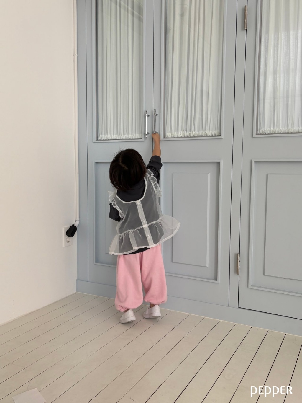 正韓春Pepper  搭配高手蕾絲罩衫