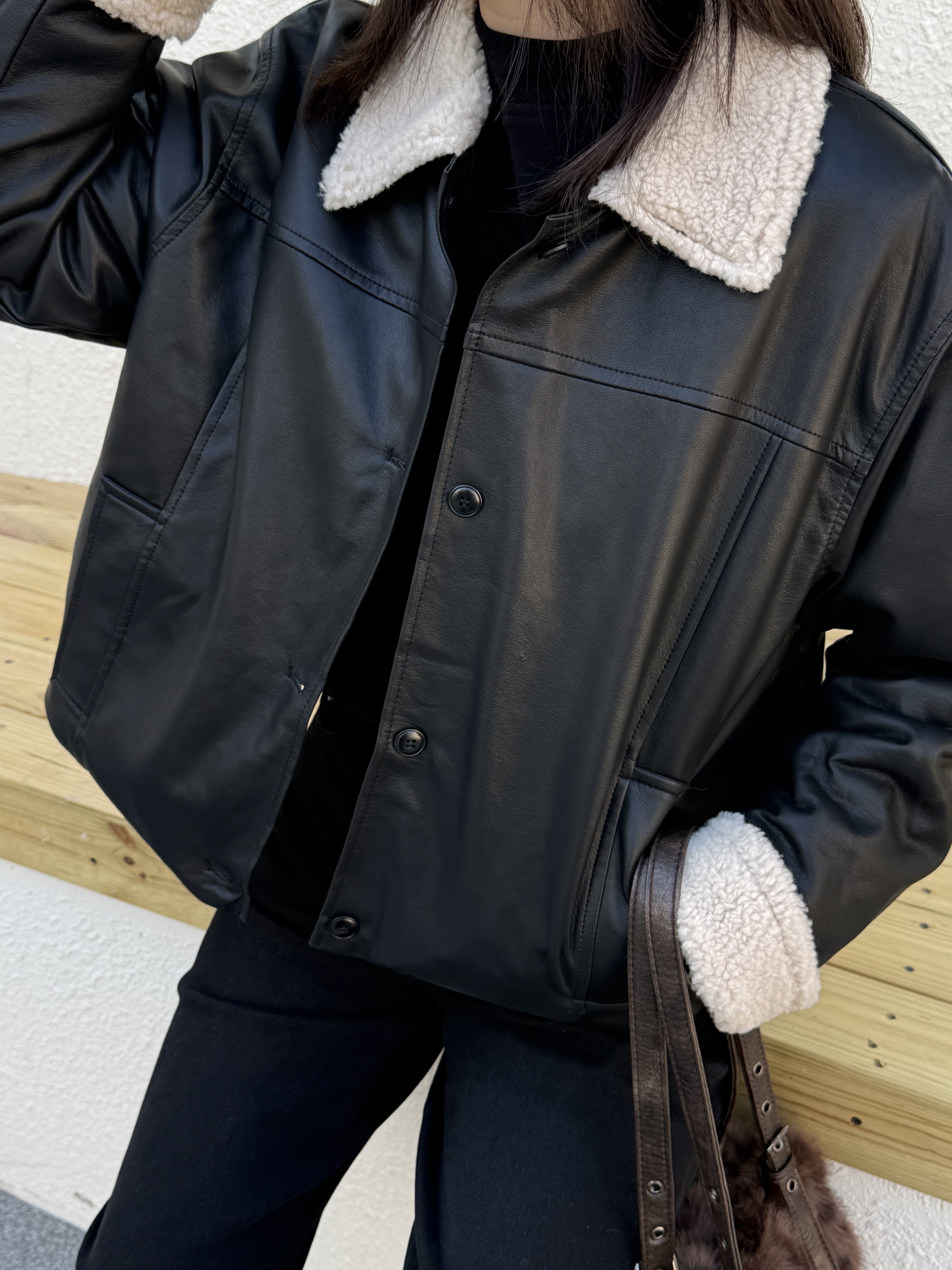 毛毛領鋪棉排釦皮外套