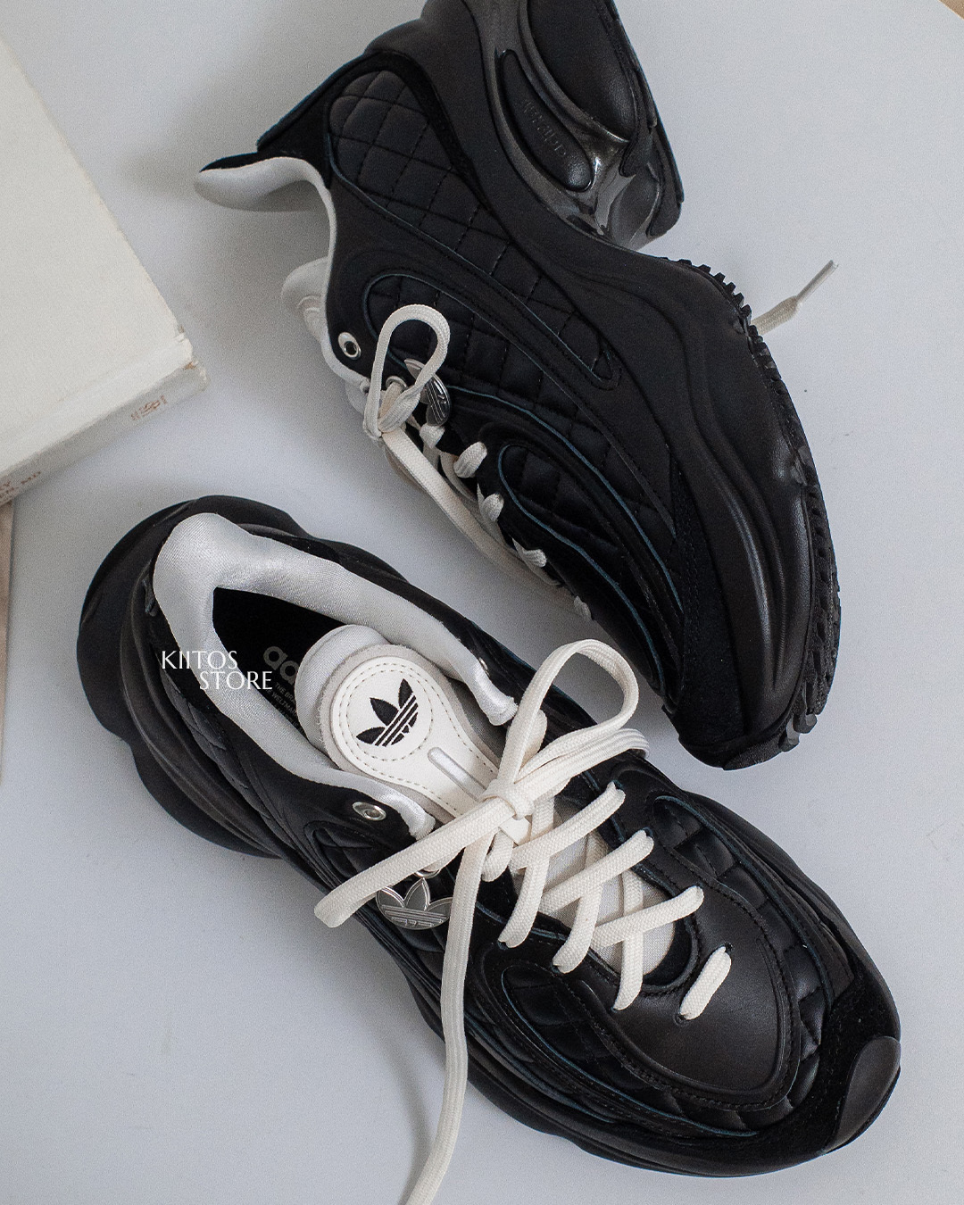 【預購】Adidas Ozvenuz 浮蝶鞋 全黑 小香風 菱格紋 厚底 老爹鞋 KJ3972