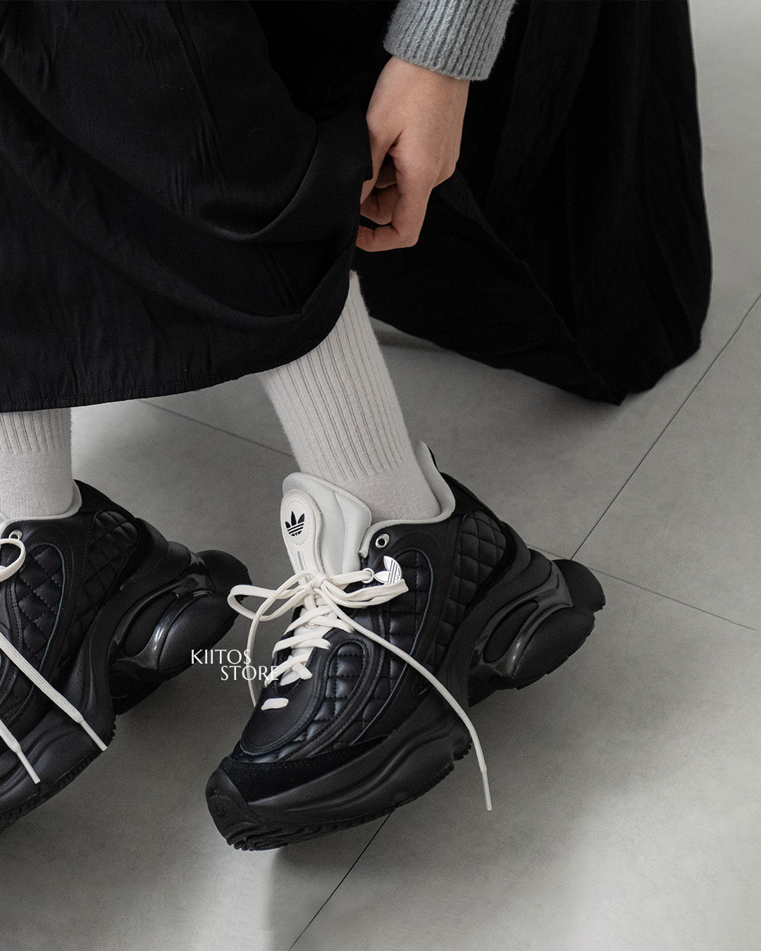 【預購】Adidas Ozvenuz 浮蝶鞋 全黑 小香風 菱格紋 厚底 老爹鞋 KJ3972