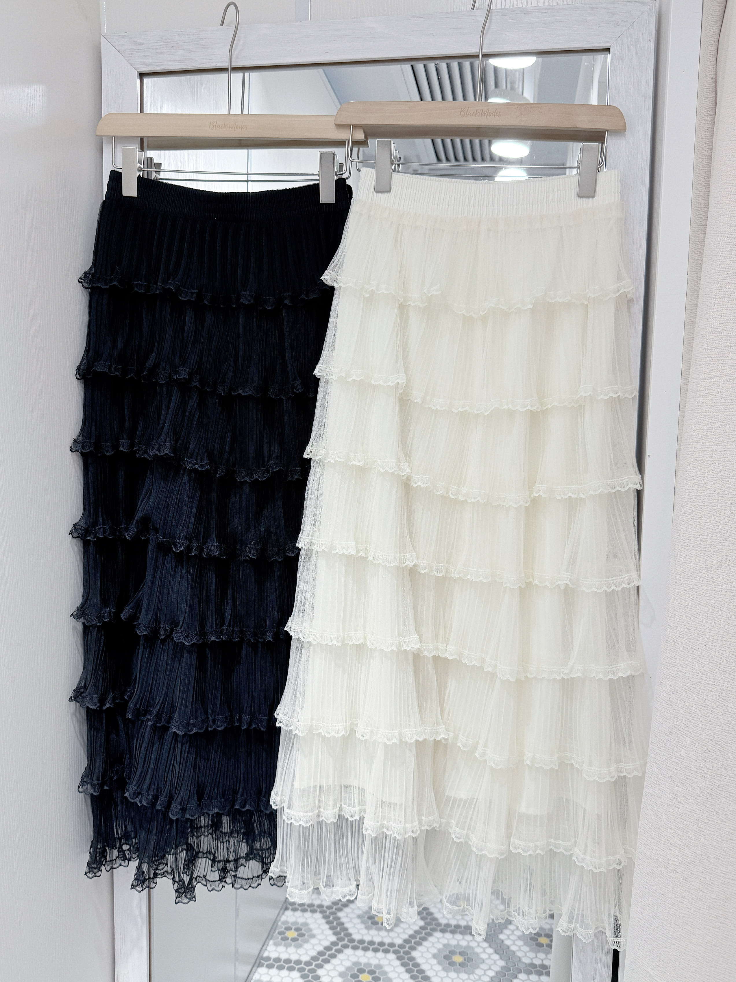 D0500｜小魚仙🧜🏻‍♀️⋆.ೃ࿔*:･ 層層蕾絲邊薄紗長裙