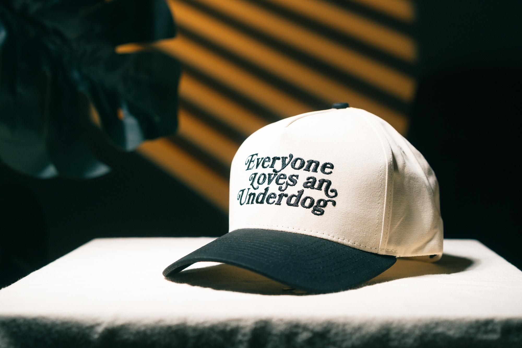 NBA帽子 Everyone Loves An Underdog 以下犯上 逆襲 Kyrie Irving 老帽 Deuce 可調式 全新