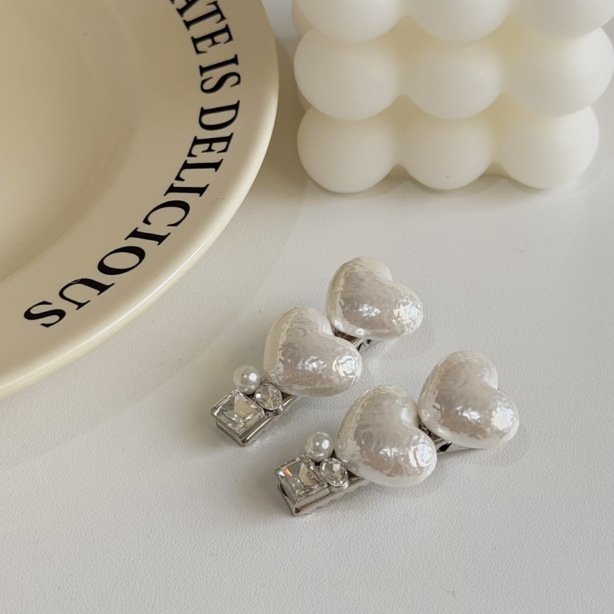 G16珍珠愛心水鑽蝴蝶結對夾【一組】