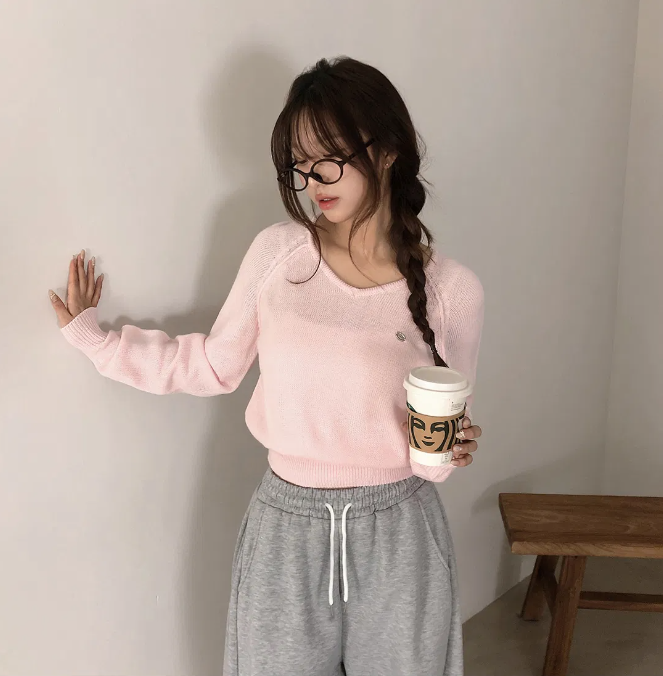 春季預訂｜V領基本吊墜針織衫