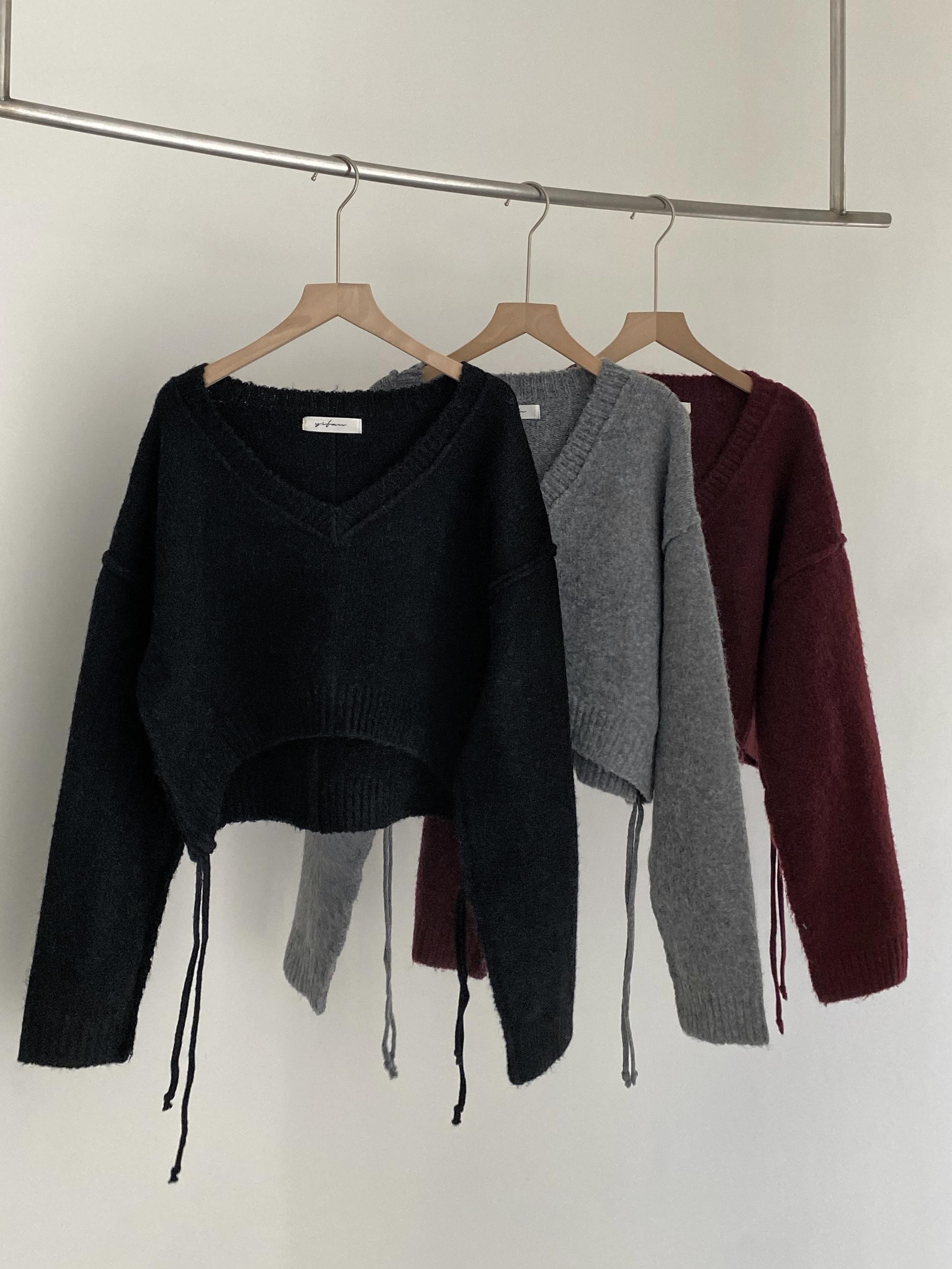 針織抽繩V領短版毛衣