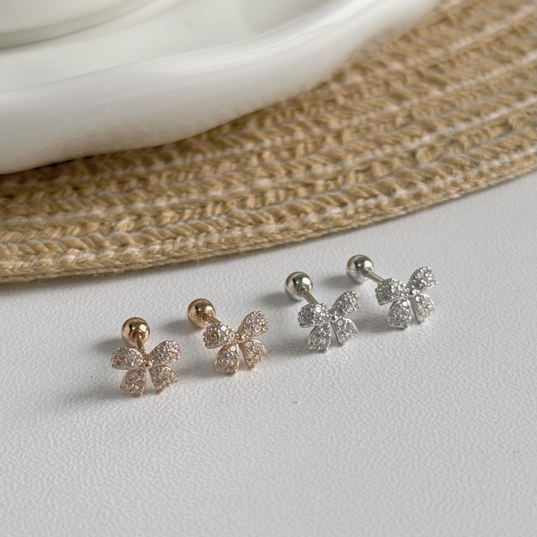 V188【輕奢】排鑽蝴蝶結純銀鎖針