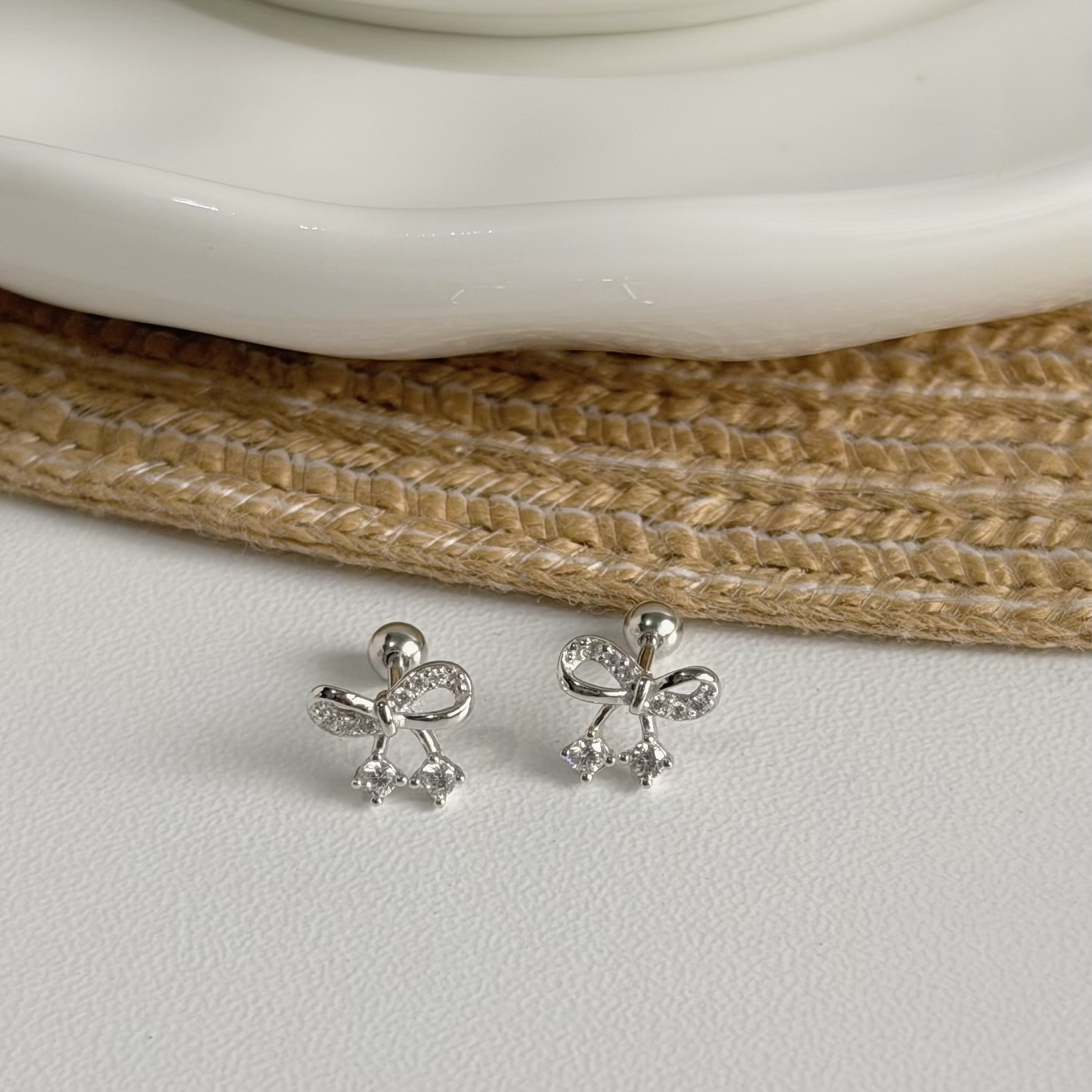 V209【輕奢】排鑽蝴蝶結純銀鎖針