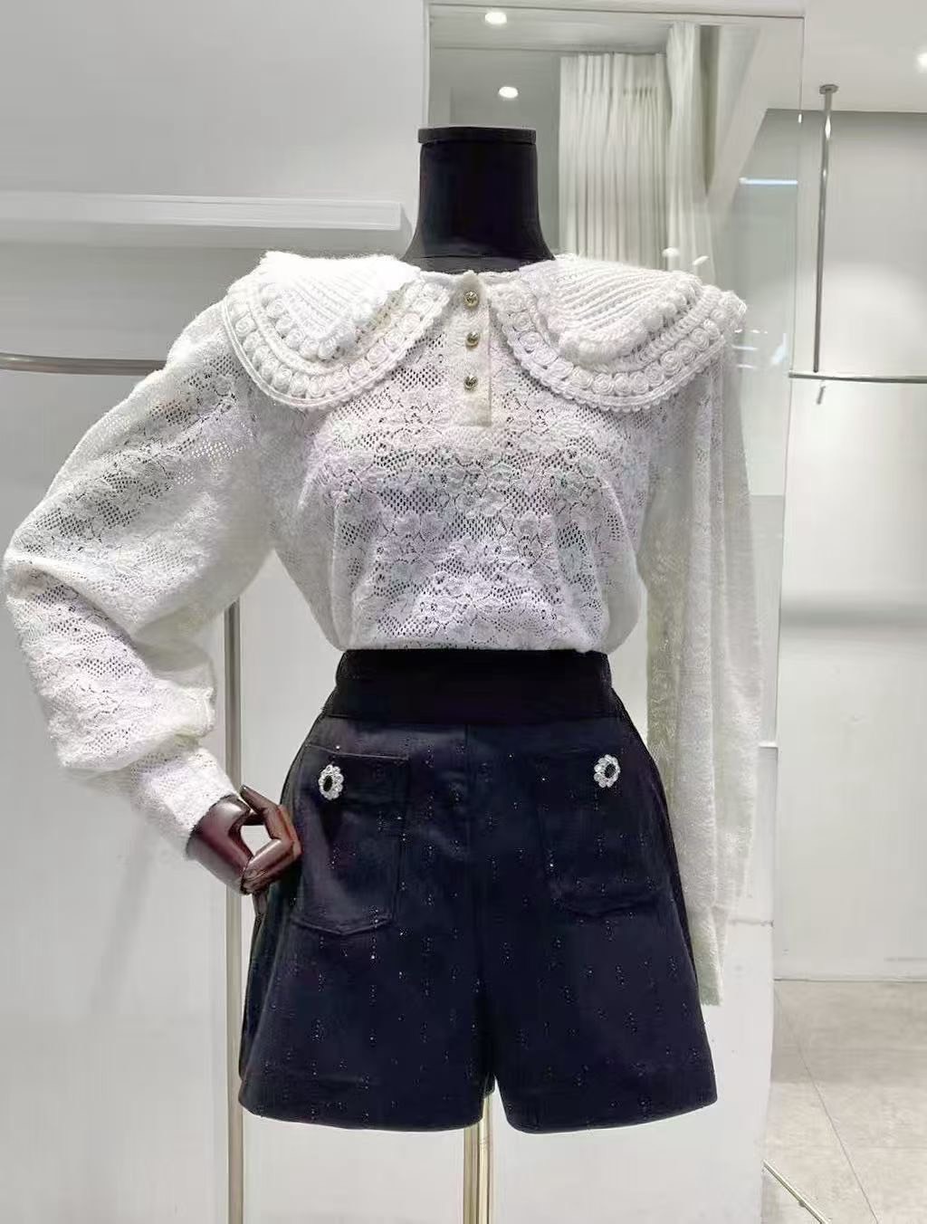 黑色閃亮花鑽短褲