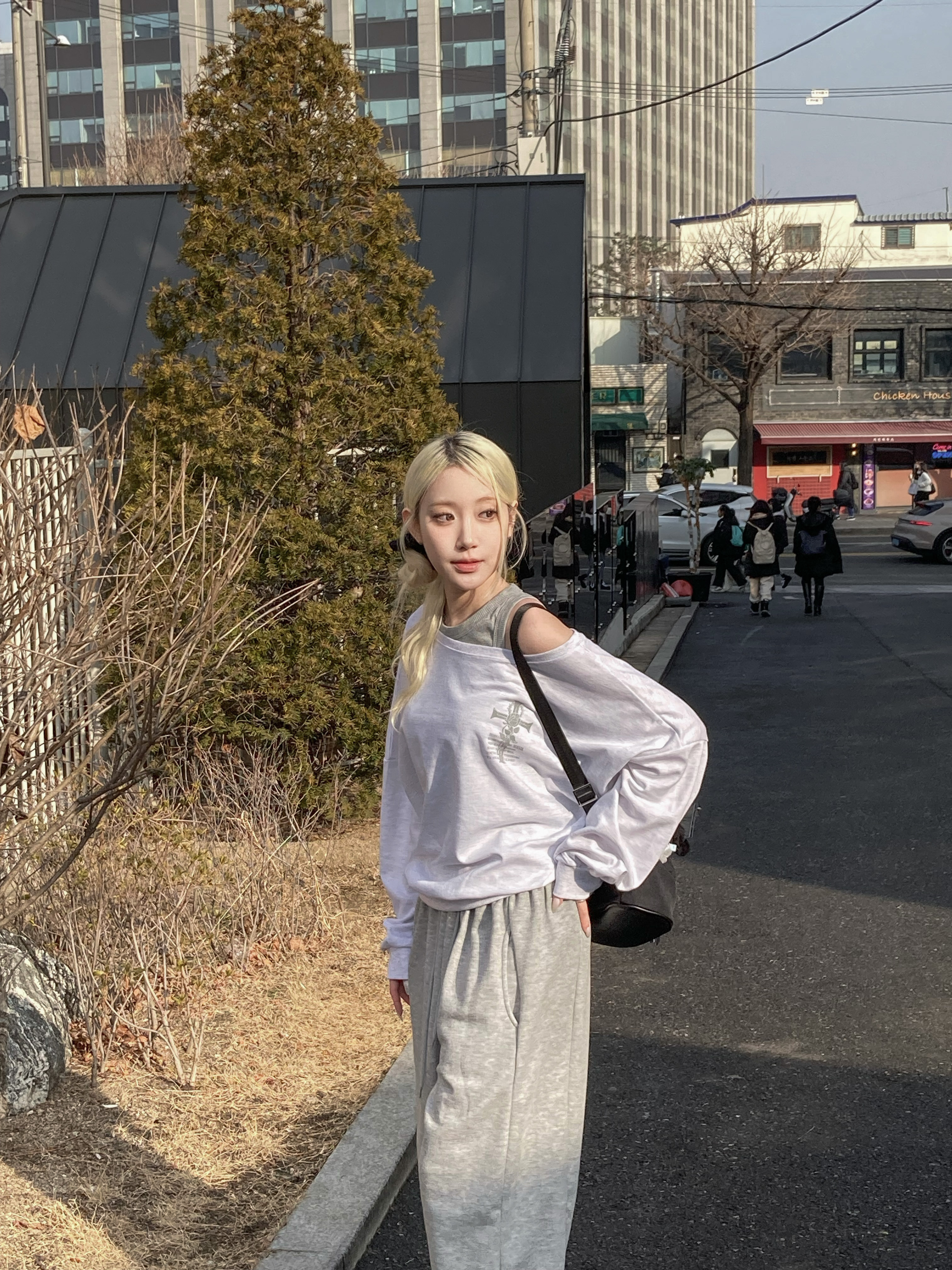 玫瑰十字架單肩薄衛衣〈🇰🇷DAY 3〉